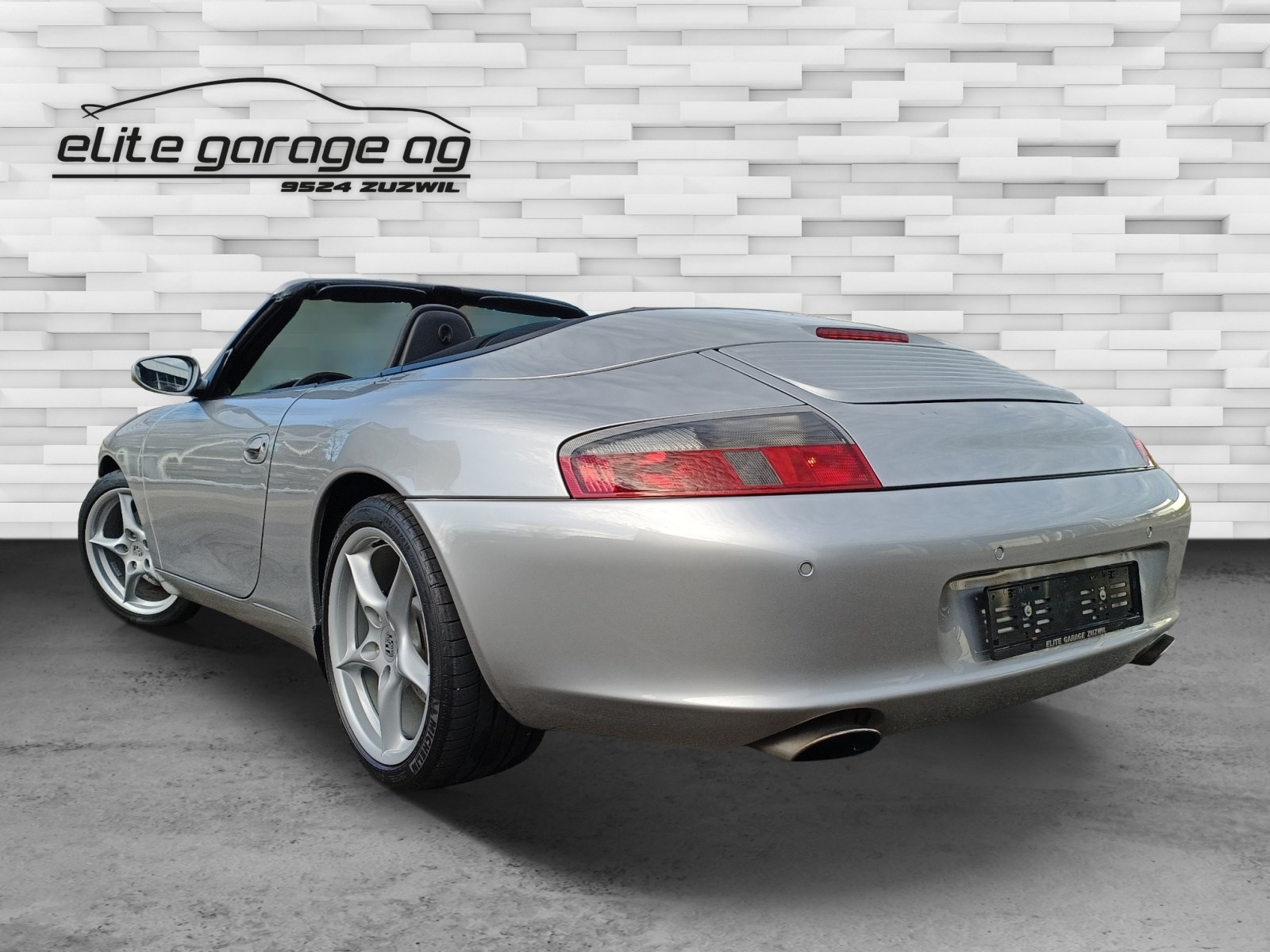 PORSCHE 911 Carrera Cabrio-image-7