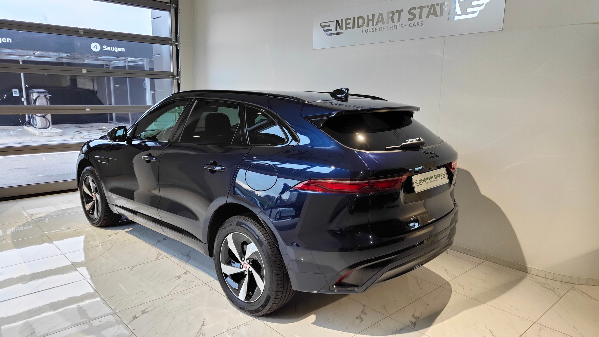 JAGUAR F-Pace 2.0 PHEV 404 R-Dynamic S AWD-image-1