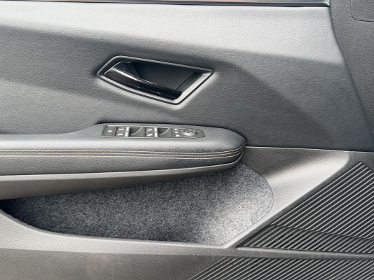 RENAULT Mégane E-T EV60 Iconic-image-12