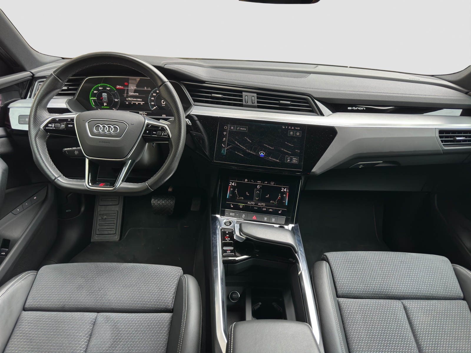 AUDI e-tron 55 S Line Black Edition quattro-image-8