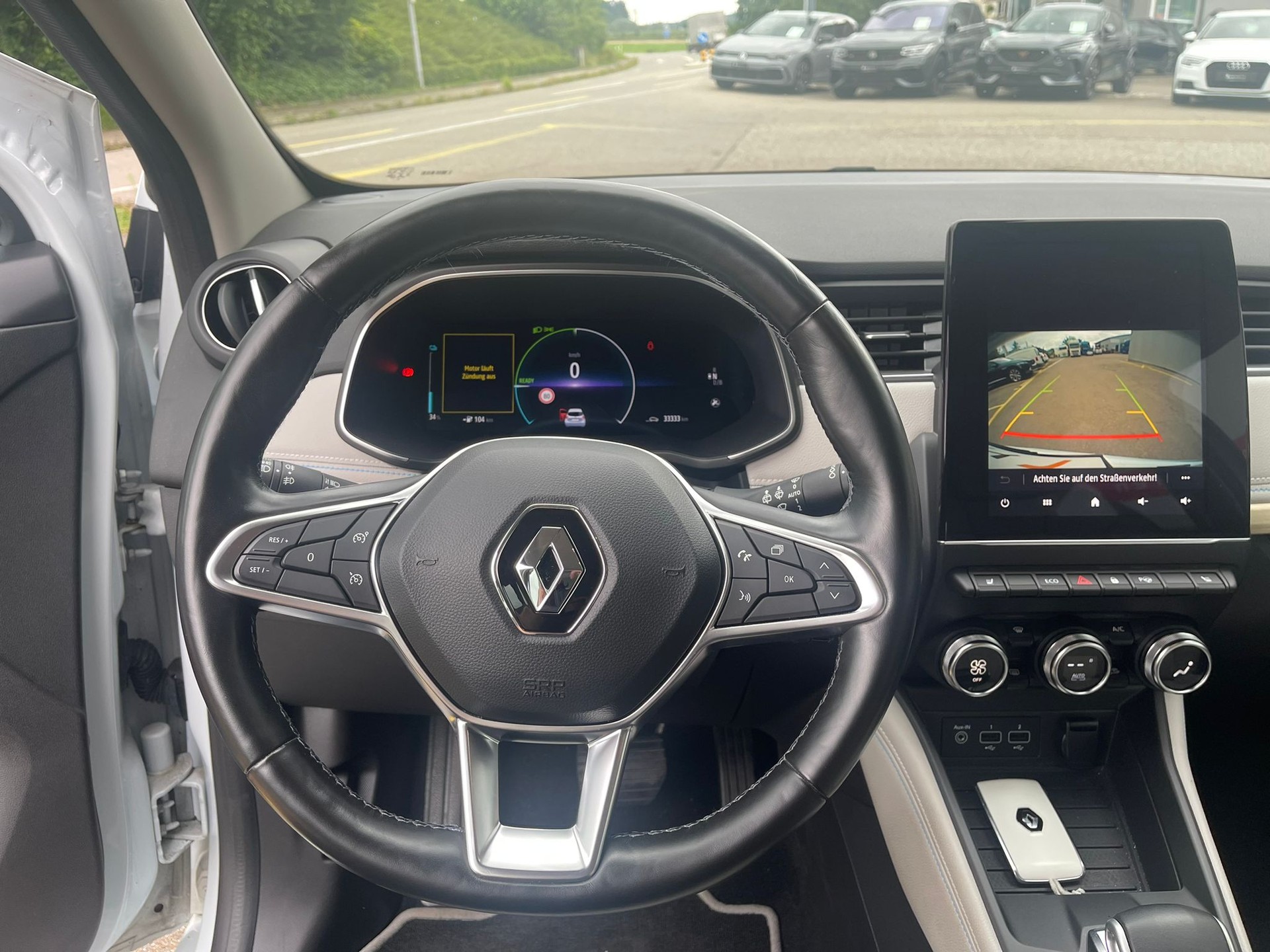 RENAULT Zoe Riviera R135 (Batterie Miete)-image-8