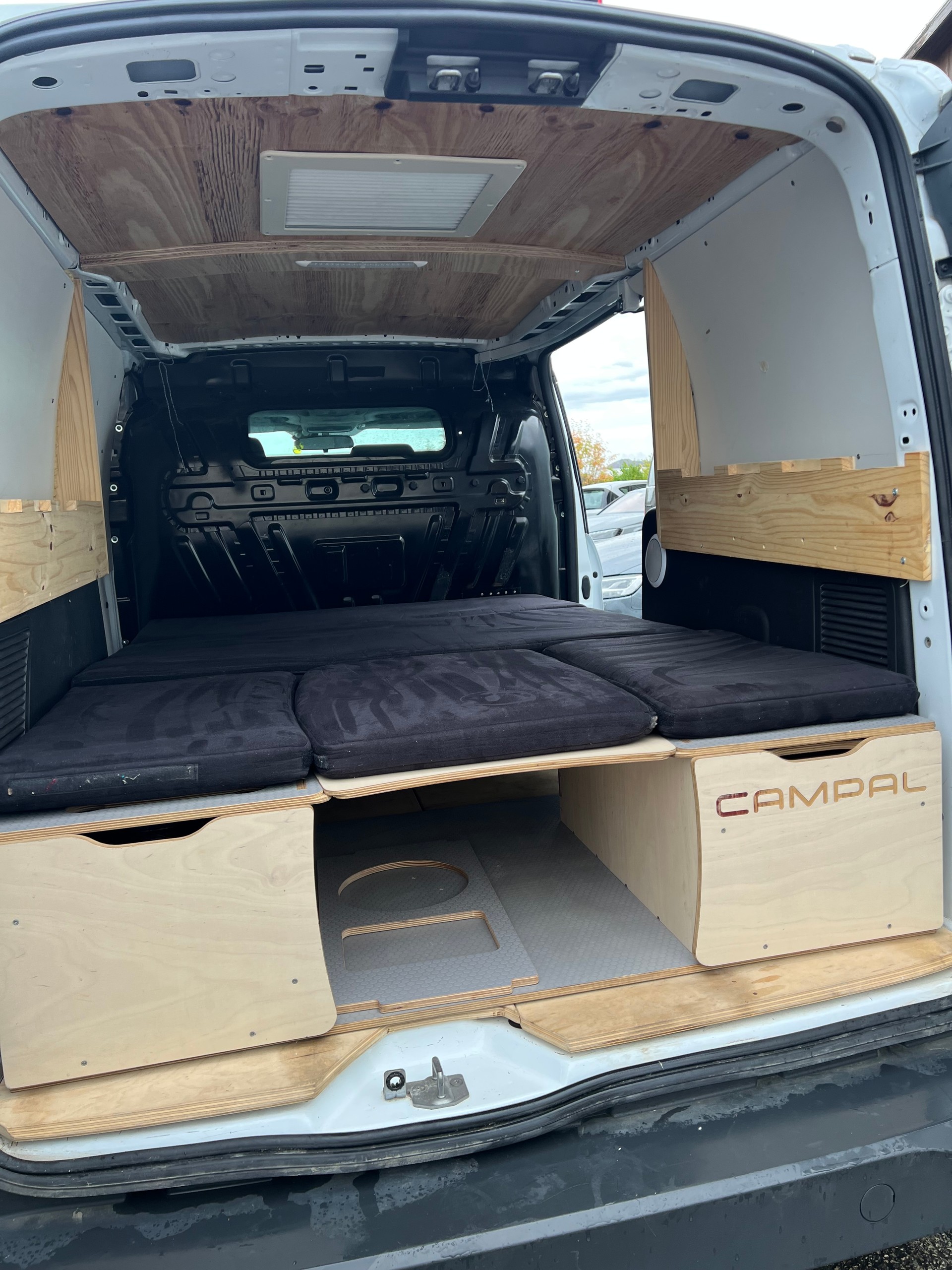 FORD Transit Connect Van T210 1.0 EcoBoost Ambiente-image-12