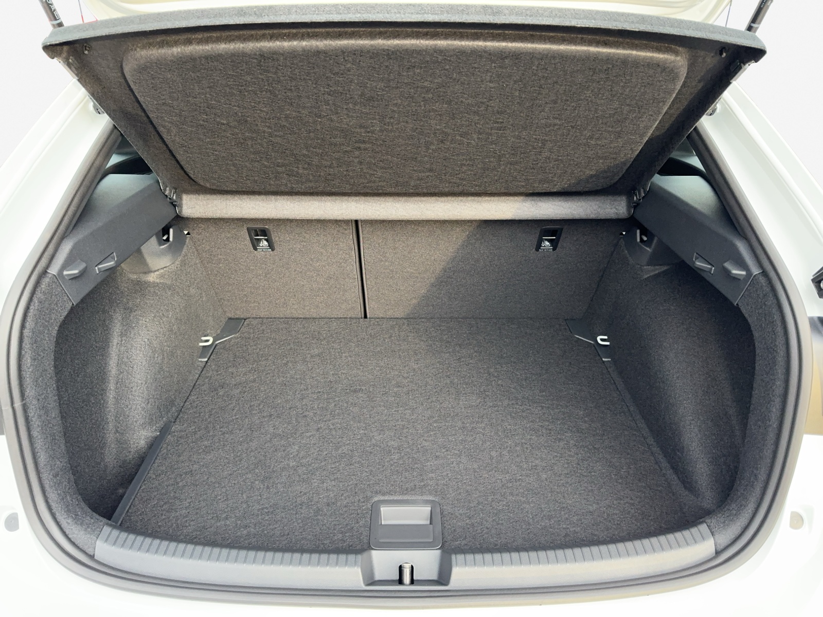 VW Taigo 1.5 TSI R-Line United DSG-image-12