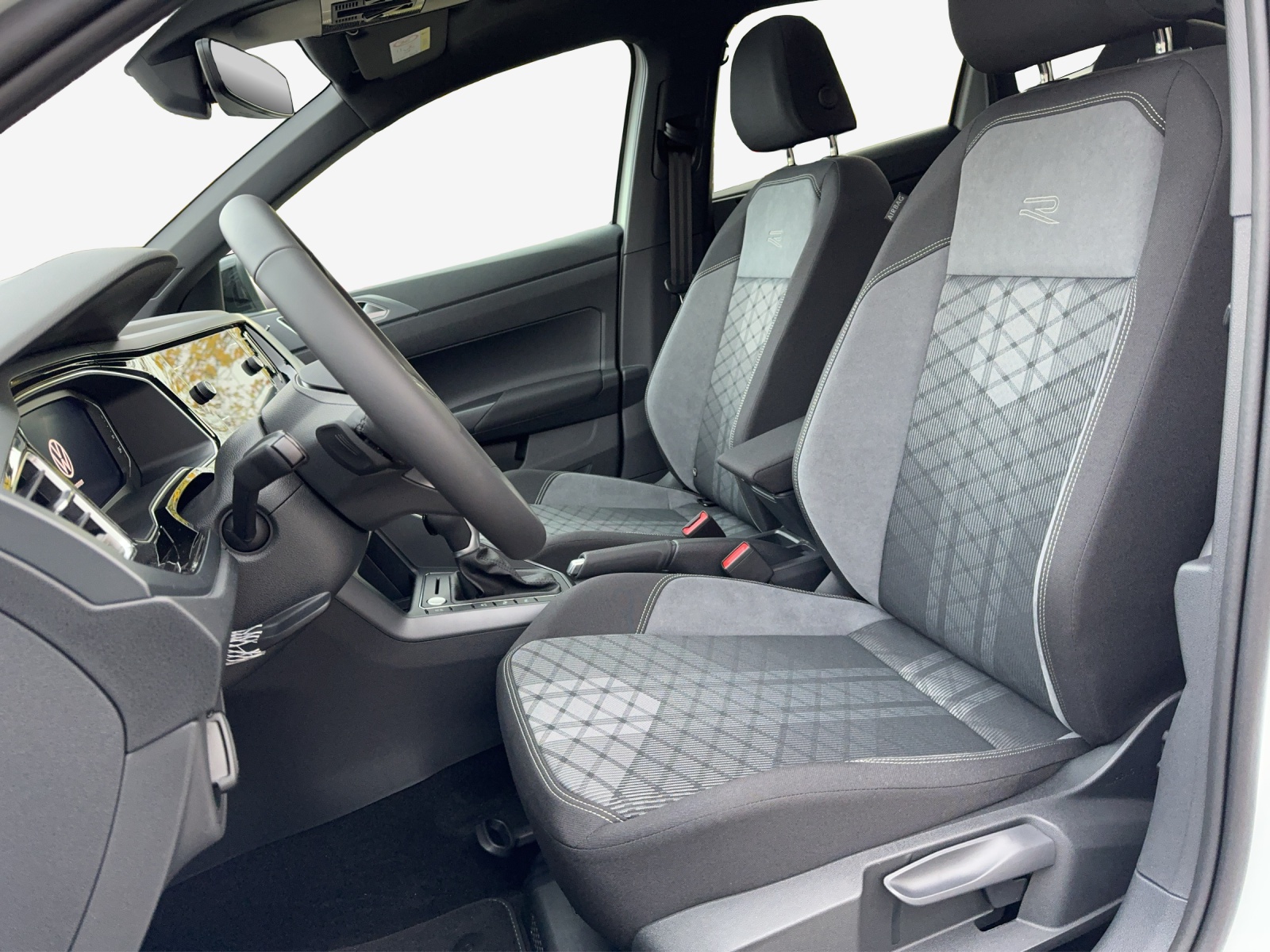 VW Taigo 1.5 TSI R-Line United DSG-image-7