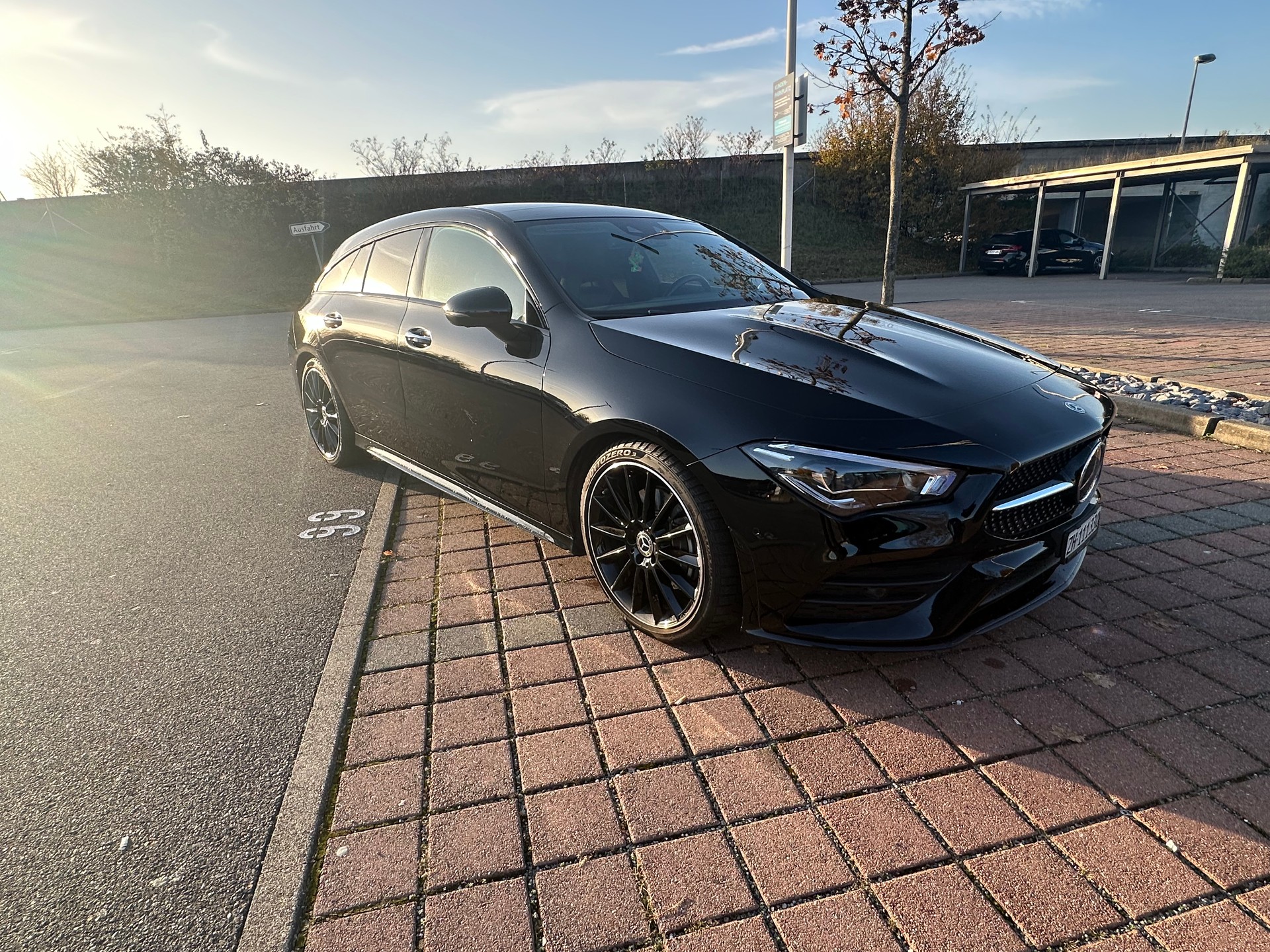 MERCEDES-BENZ CLA Shooting Brake 200 AMG Line 7G-DCT-image-1