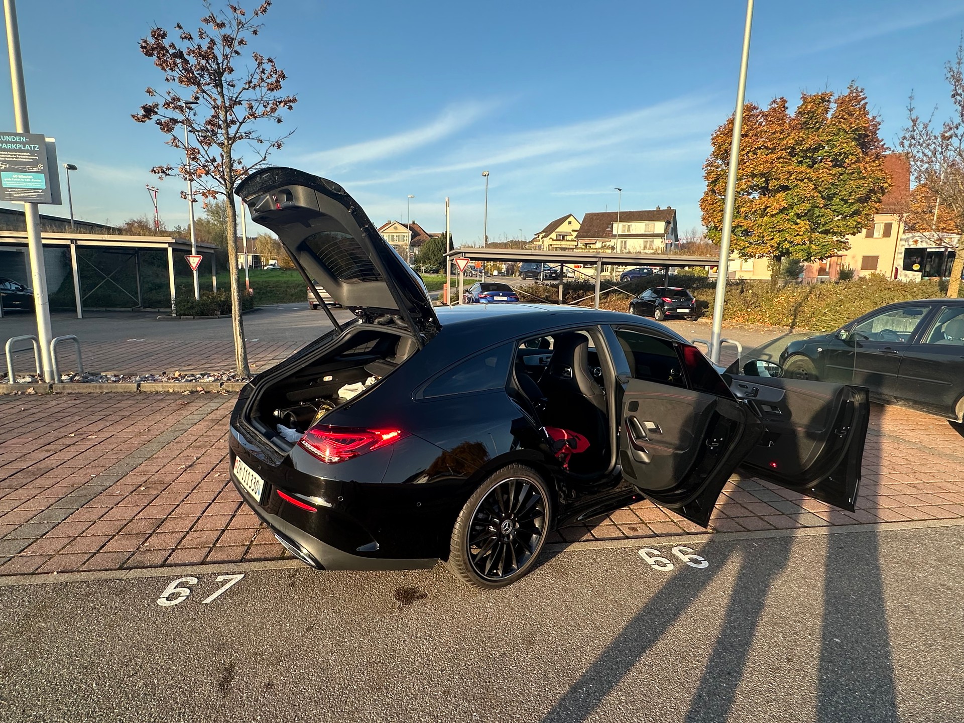 MERCEDES-BENZ CLA Shooting Brake 200 AMG Line 7G-DCT-image-2