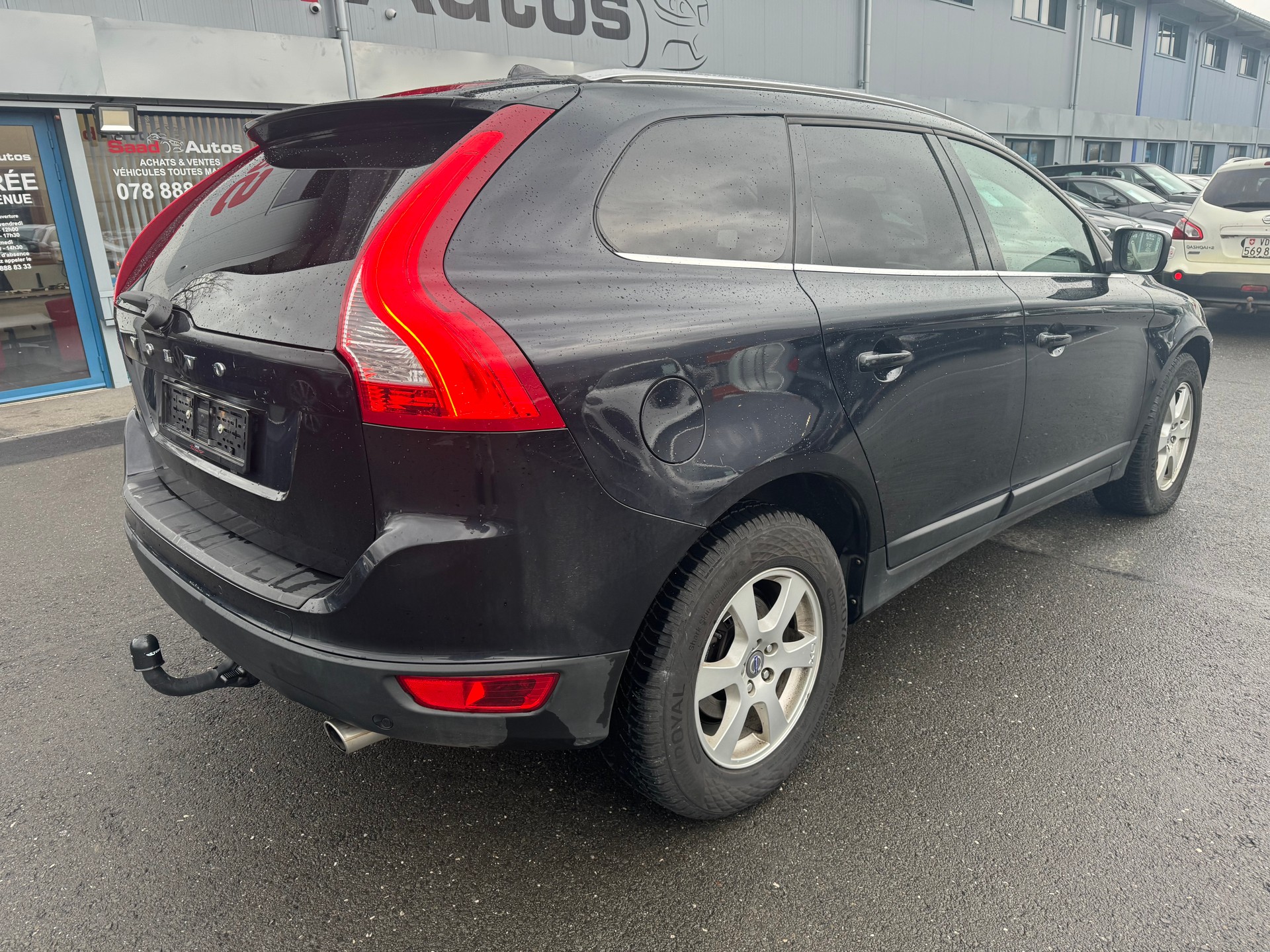 VOLVO XC60 2.4D AWD Momentum-image-3