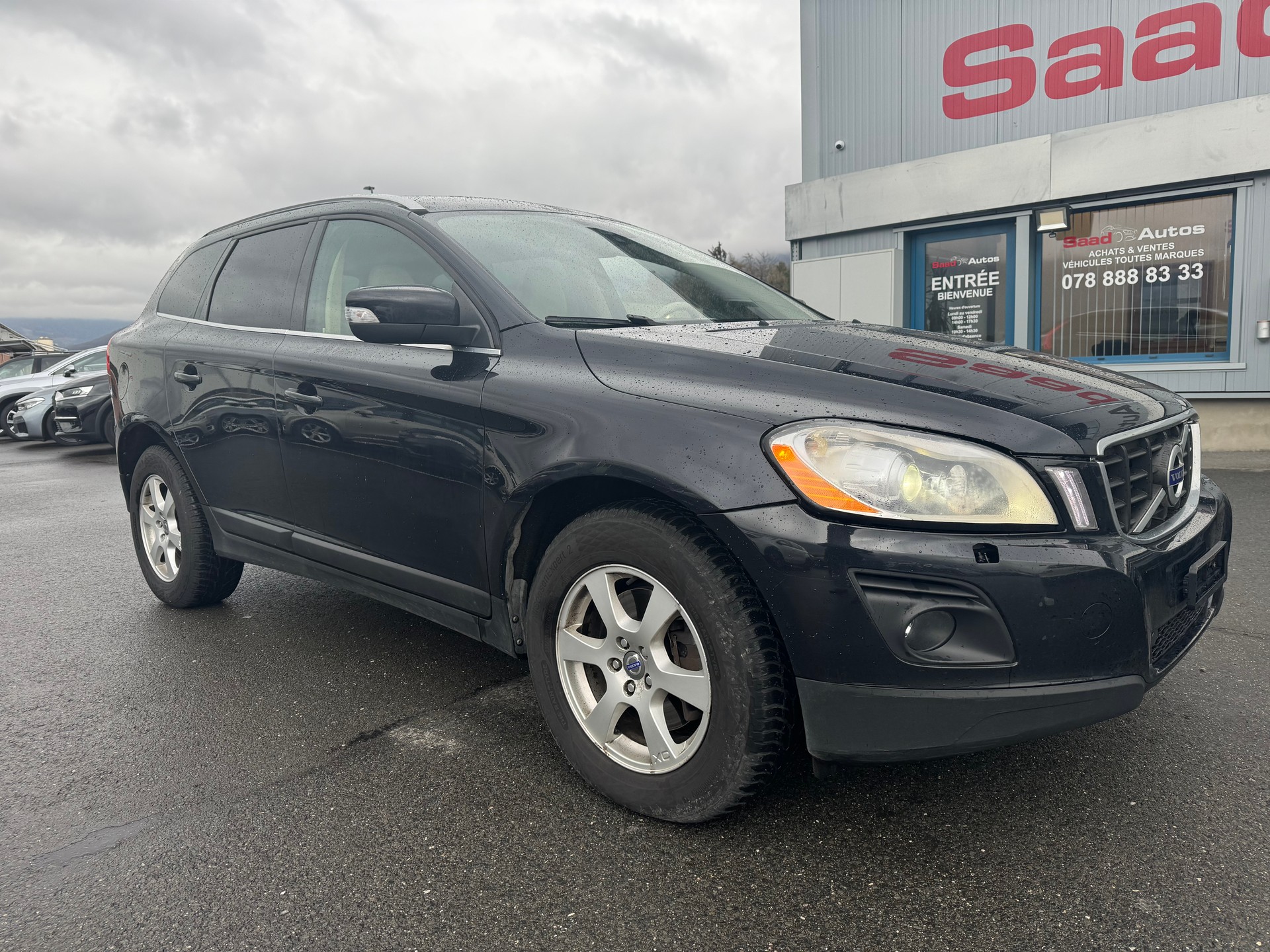 VOLVO XC60 2.4D AWD Momentum-image-2