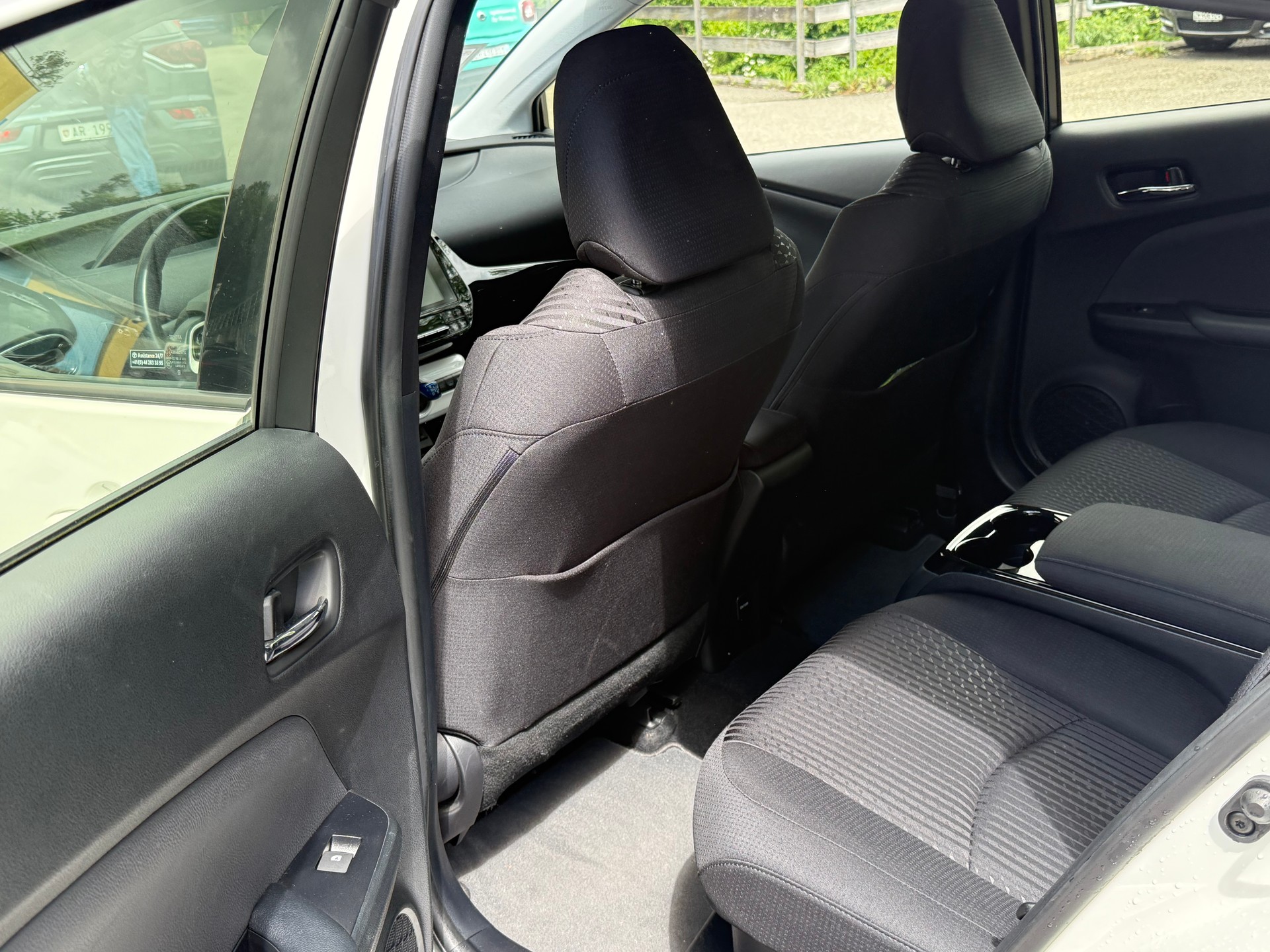 TOYOTA Prius 1.8 VVT-i Plug-in Hybrid Premium-image-8