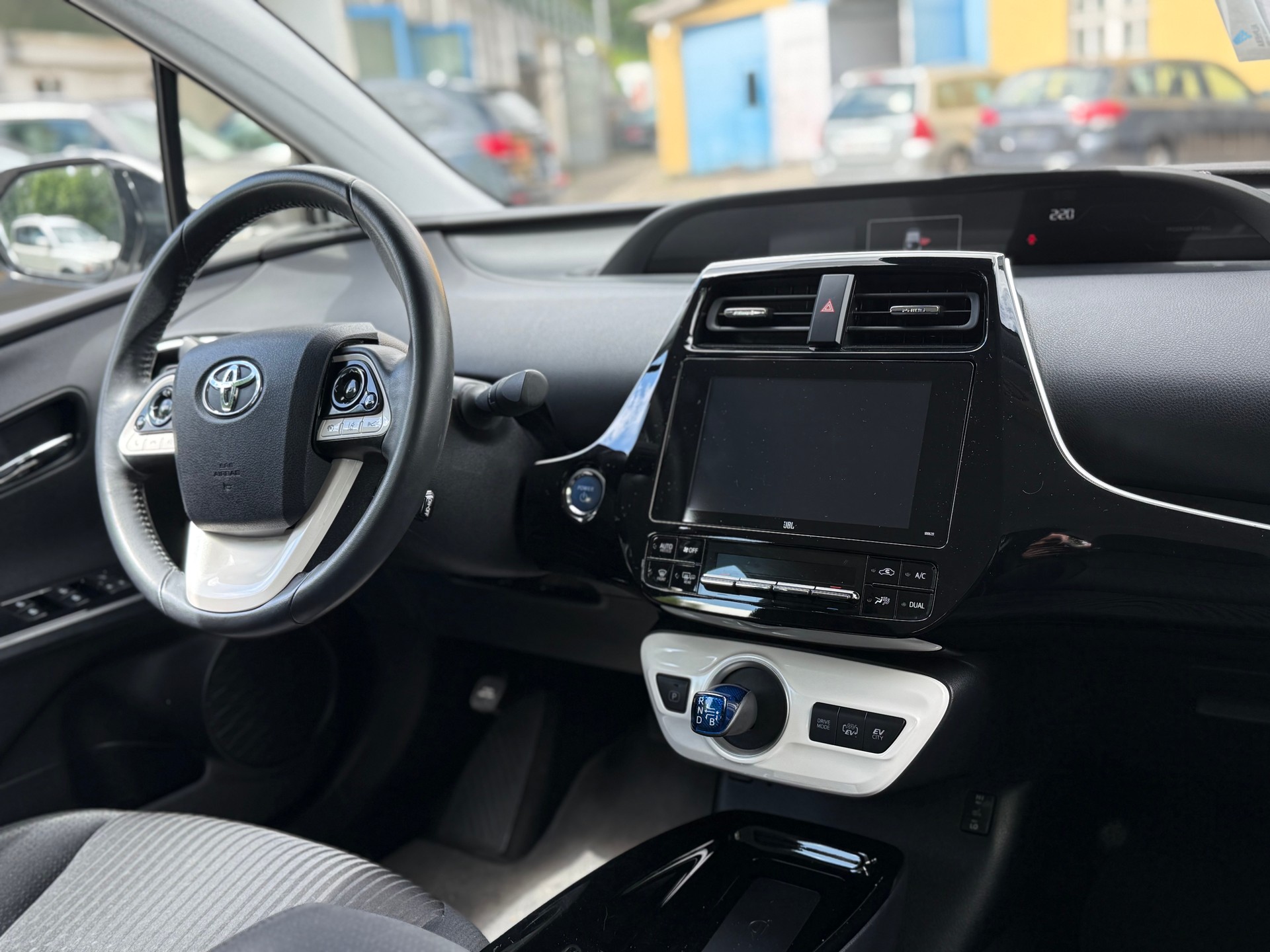 TOYOTA Prius 1.8 VVT-i Plug-in Hybrid Premium-image-9