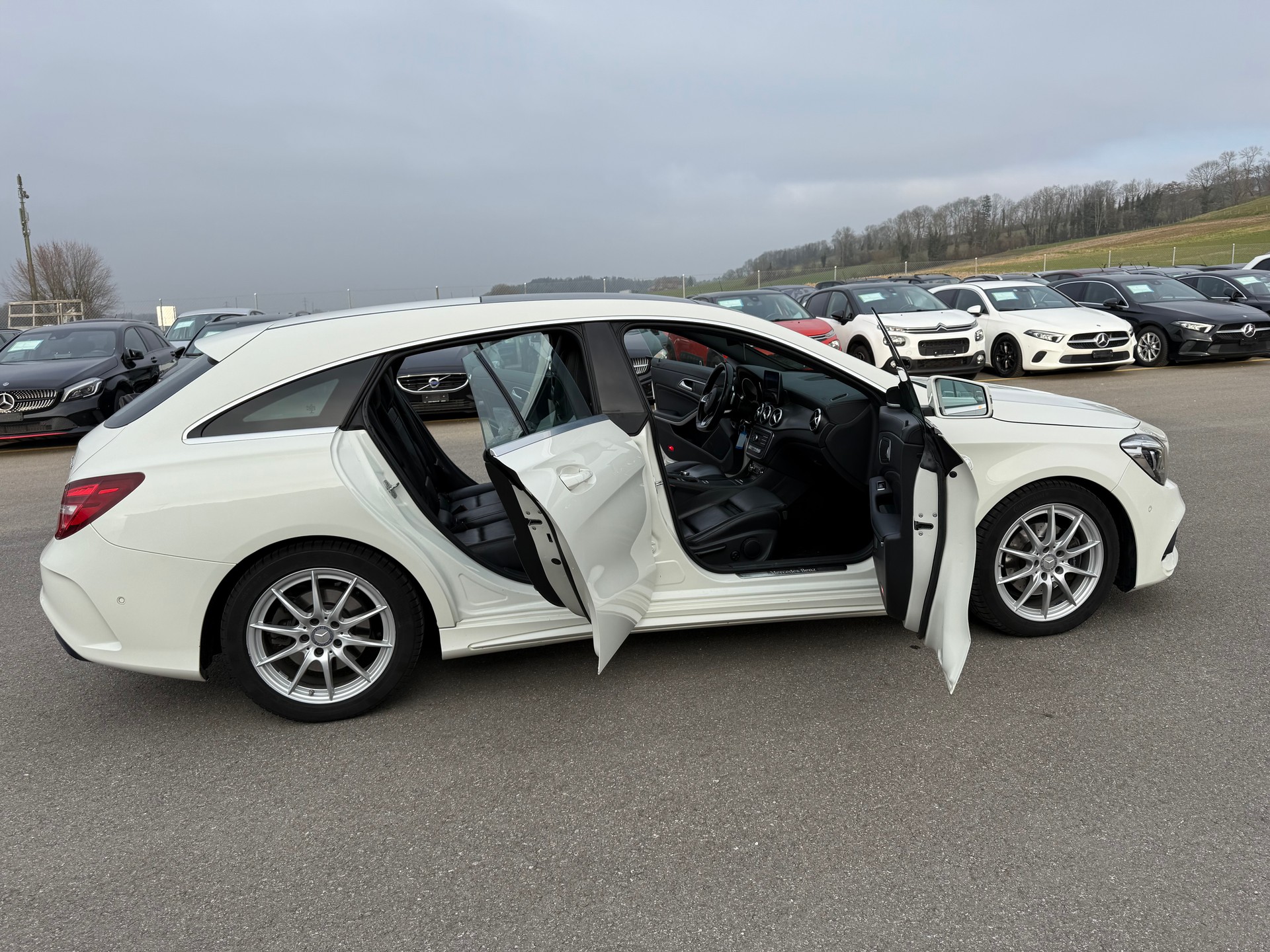 MERCEDES-BENZ CLA Shooting Brake 200 d AMG Line 4Matic 7G-DCT-image-15