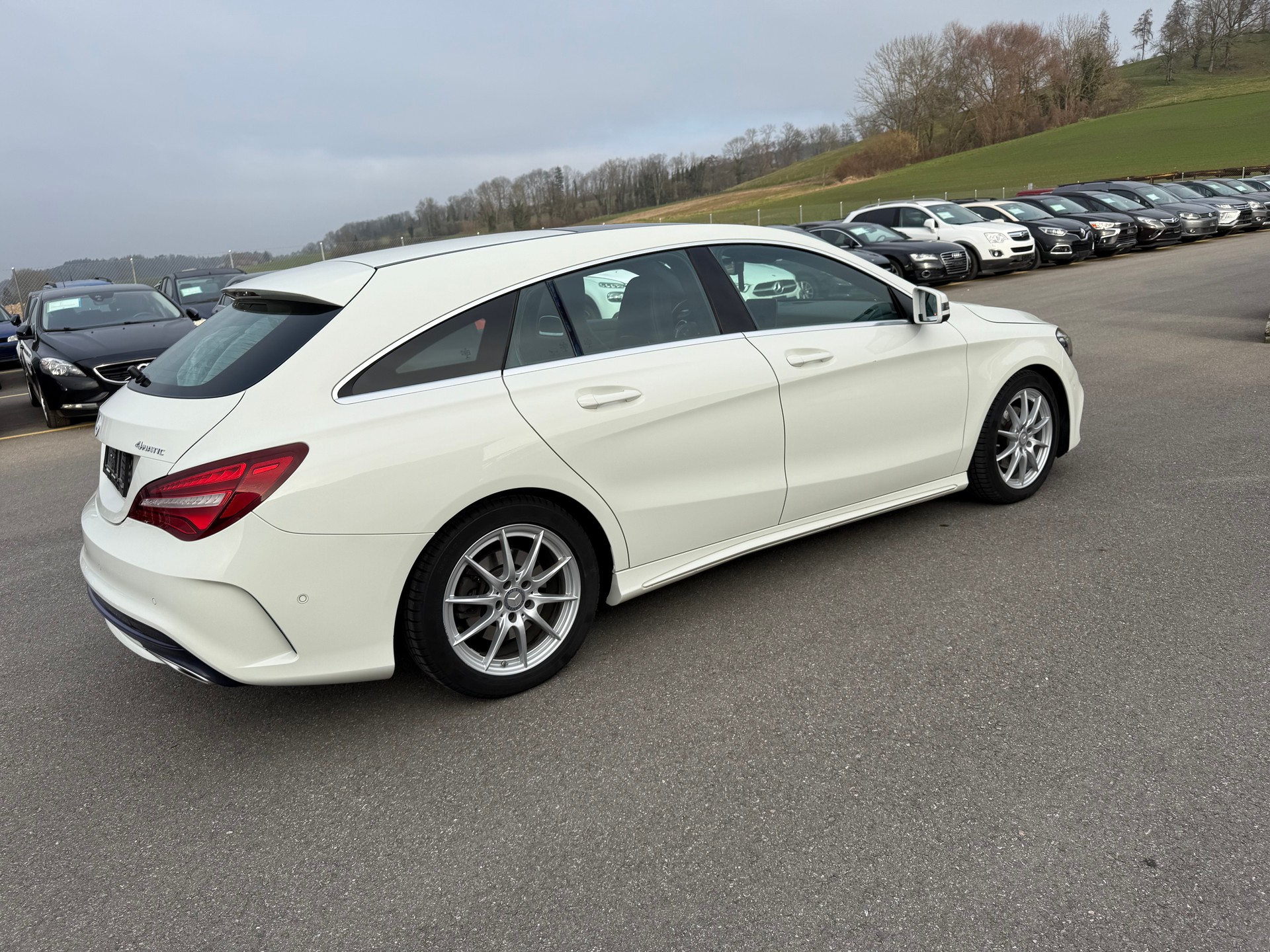 MERCEDES-BENZ CLA Shooting Brake 200 d AMG Line 4Matic 7G-DCT-image-8