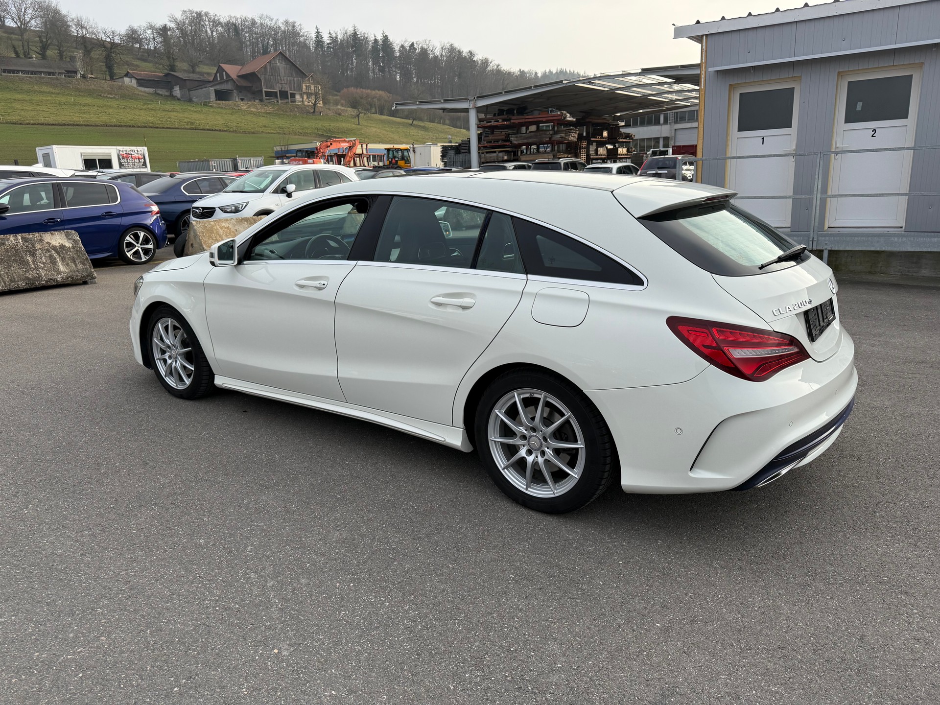 MERCEDES-BENZ CLA Shooting Brake 200 d AMG Line 4Matic 7G-DCT-image-13