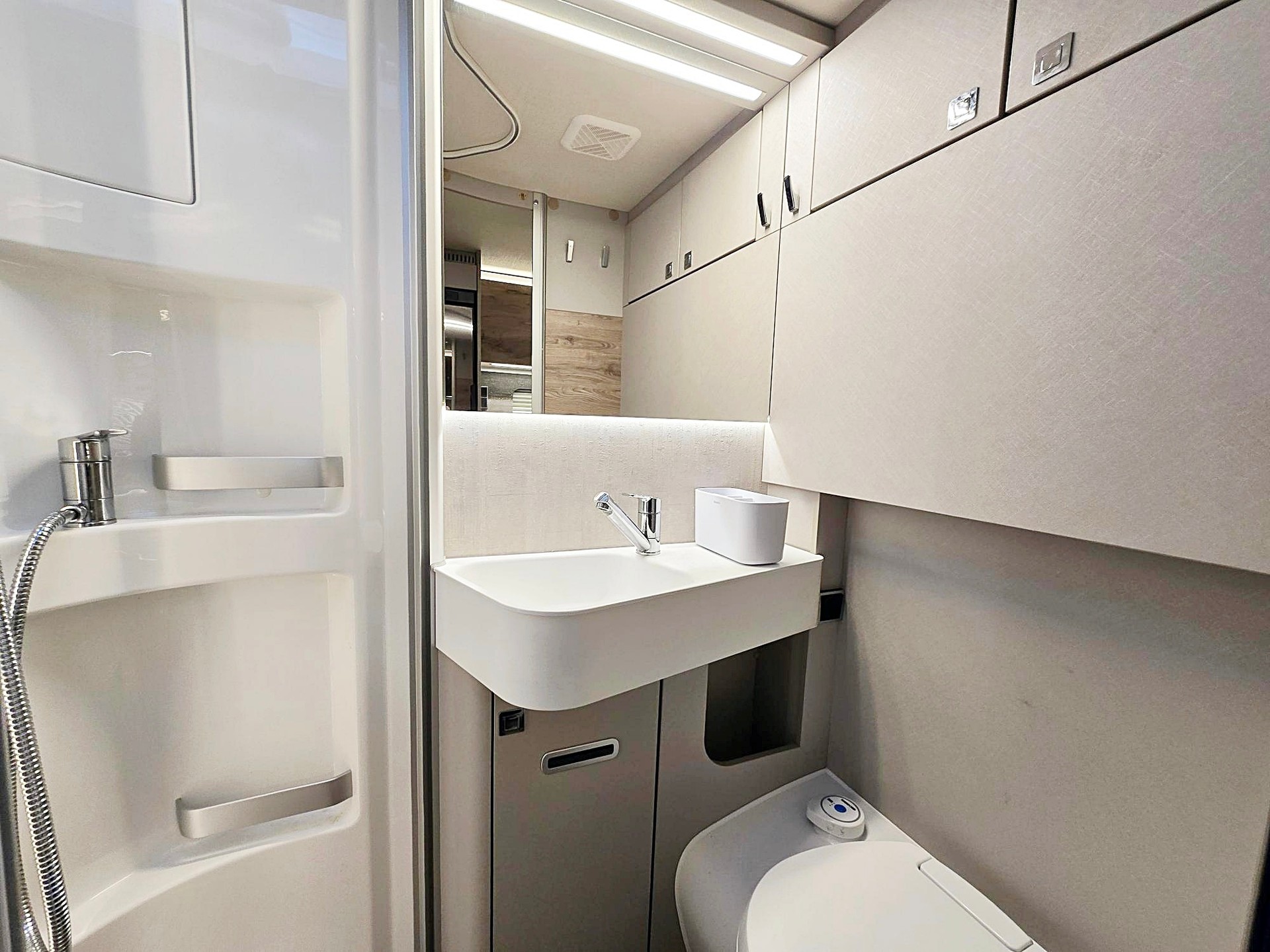 HYMER EXIS-T EX 580 PURE 2,2 HDI DIESEL CITROEN-image-13