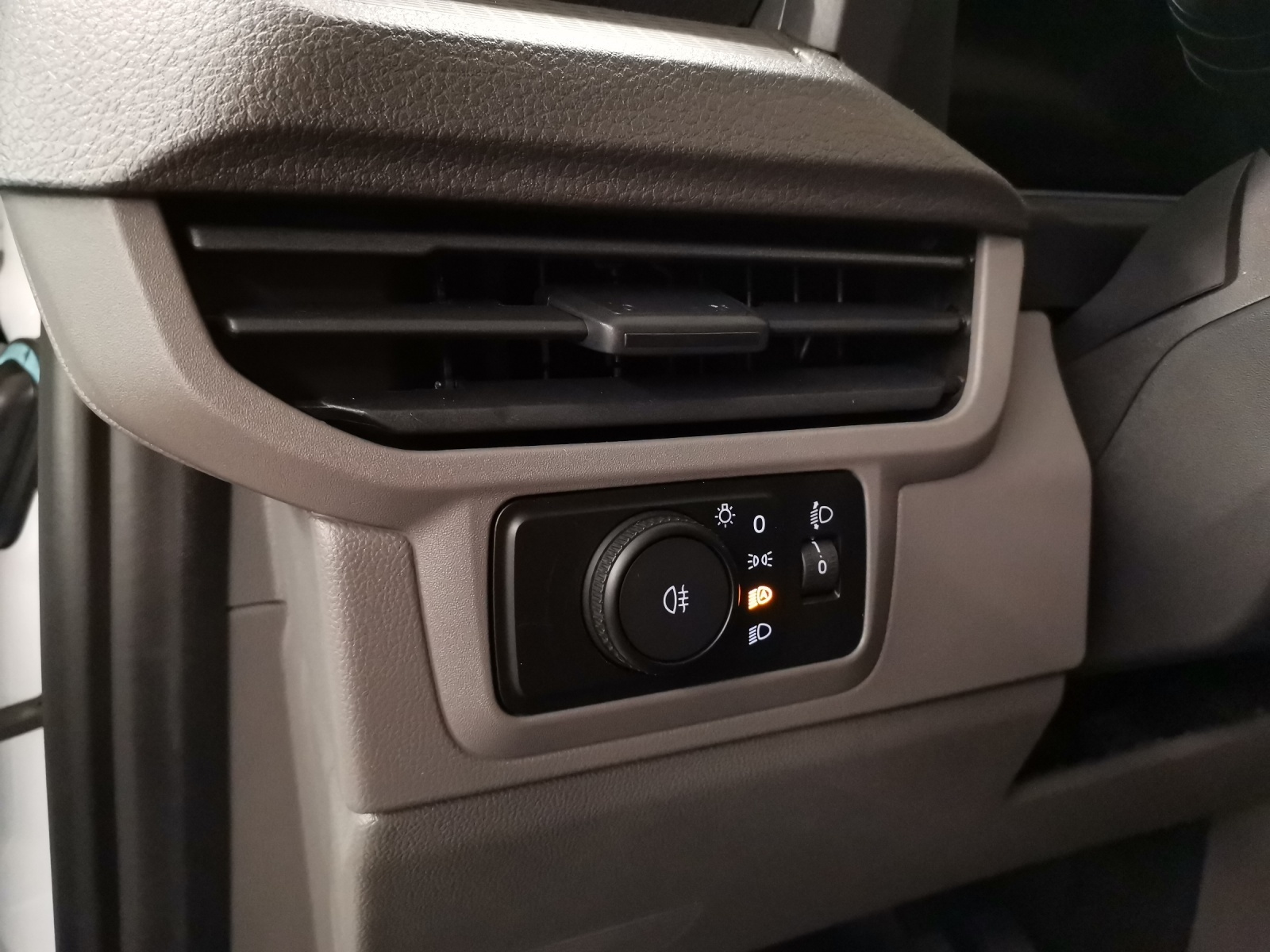 VW Transporter Kaw. 3100 2.0 TDI 110-image-14