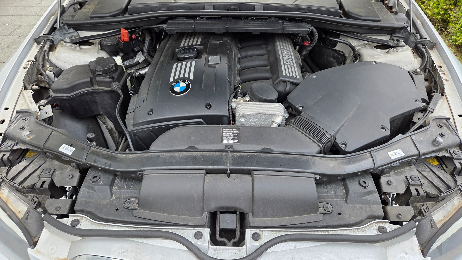 BMW 330i Cabriolet-image-15