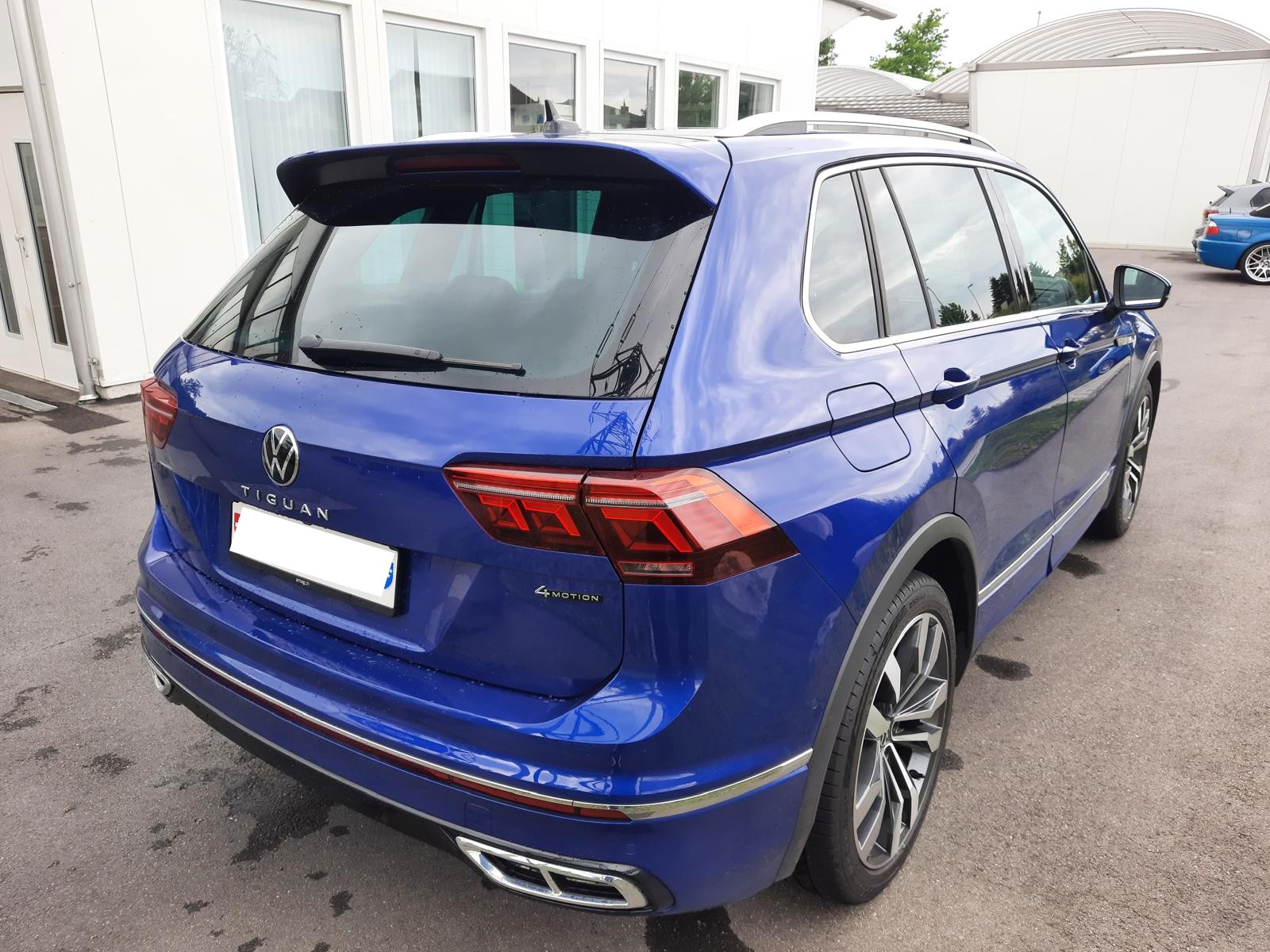 VW Tiguan 2.0 TDI SCR R-Line 4Motion DSG-image-8