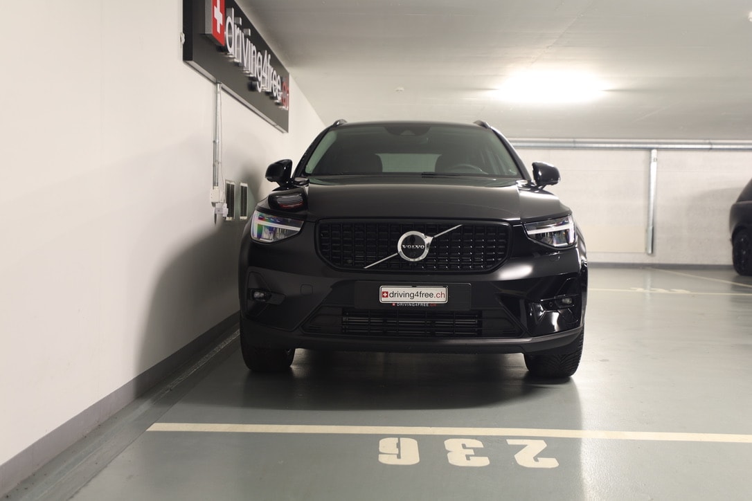 VOLVO XC40 T5 PHEV Plus Dark DCT-showroom-element-3