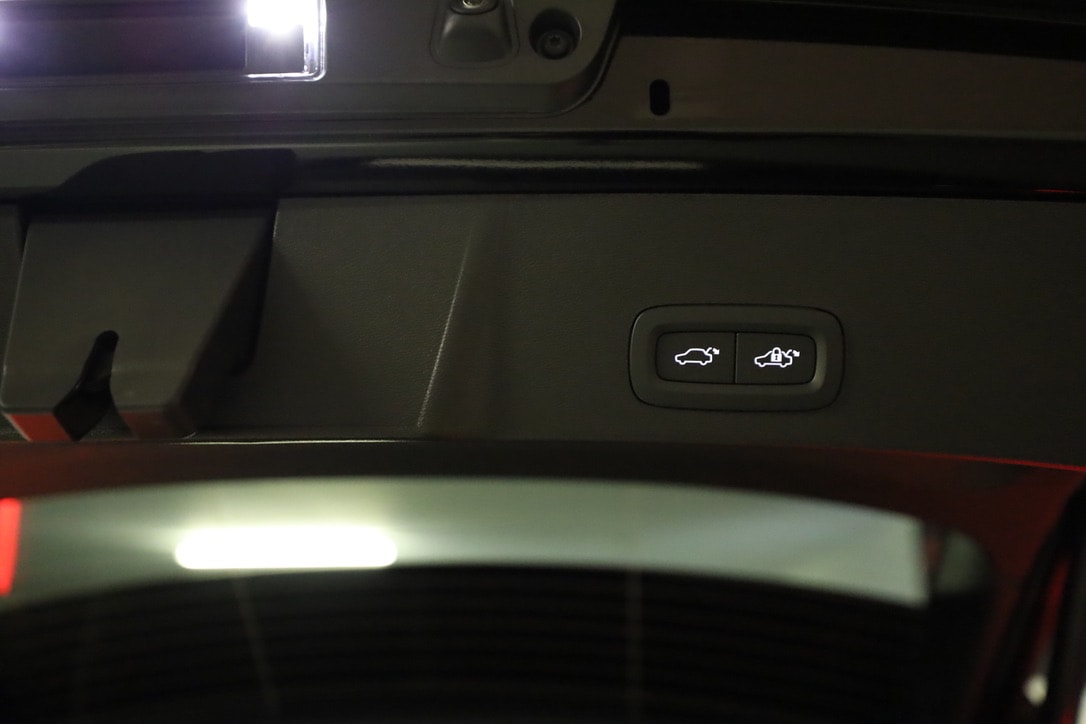 VOLVO XC40 T5 PHEV Plus Dark DCT-image-22
