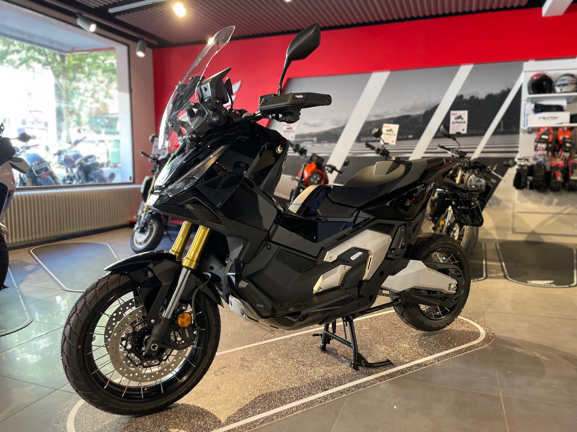 HONDA X-ADV 750
