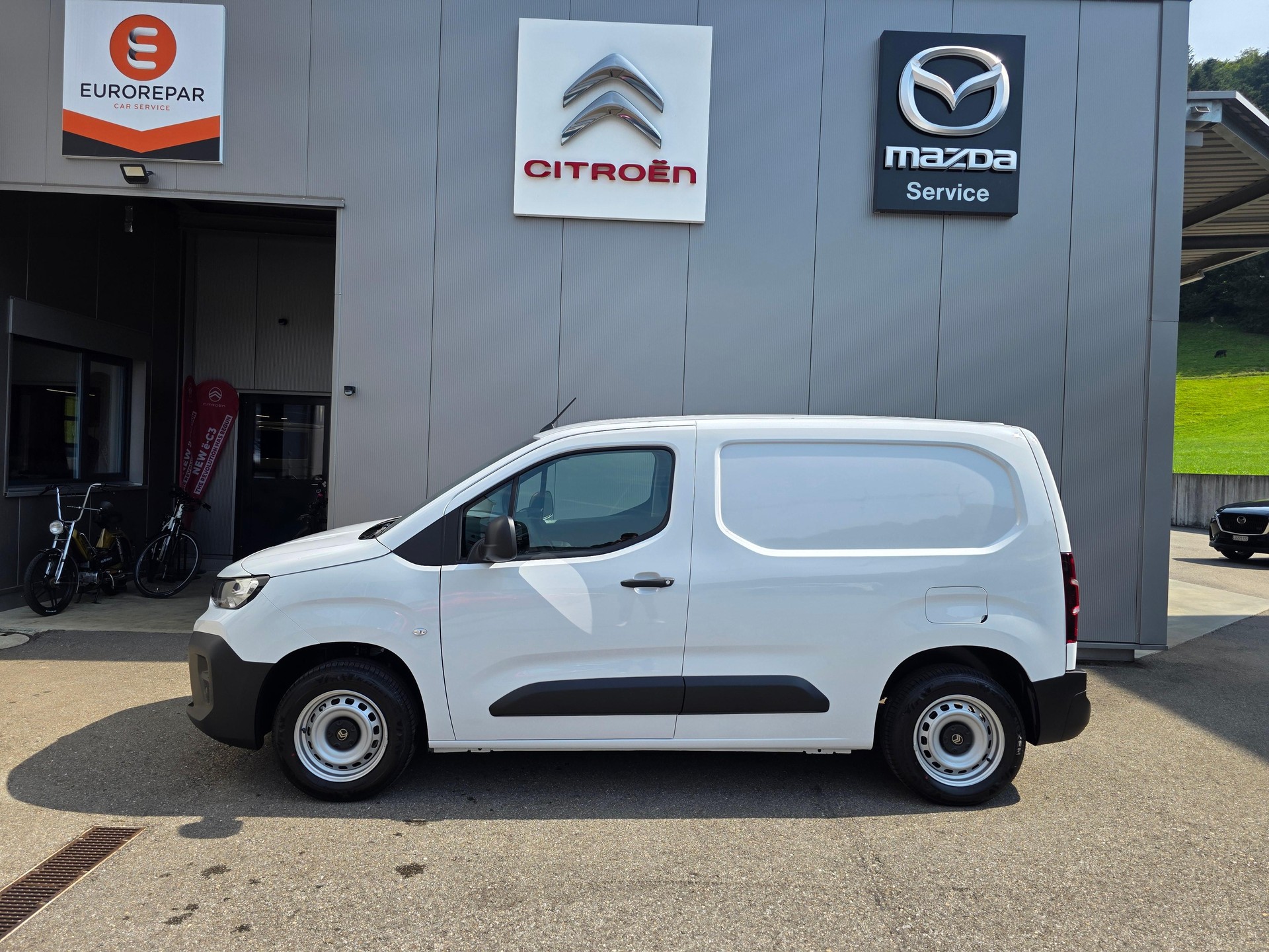 CITROEN Berlingo Van 1.2 Pure Tech 110 s/s Swiss Edition-image-4