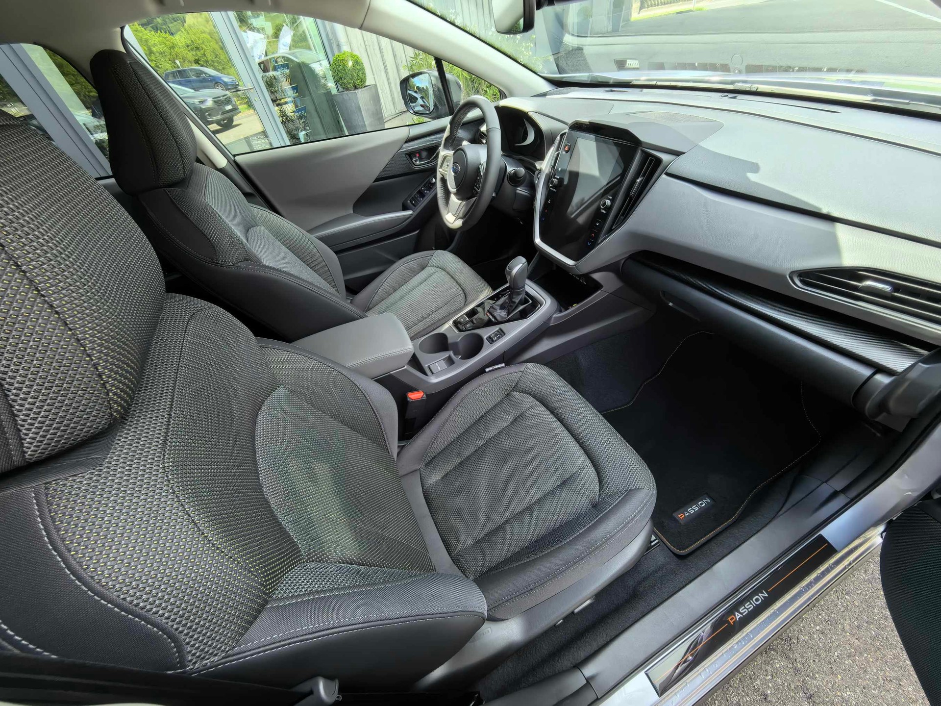 SUBARU Crosstrek 2.0 e-Boxer Passion AWD Lineartronic-image-11