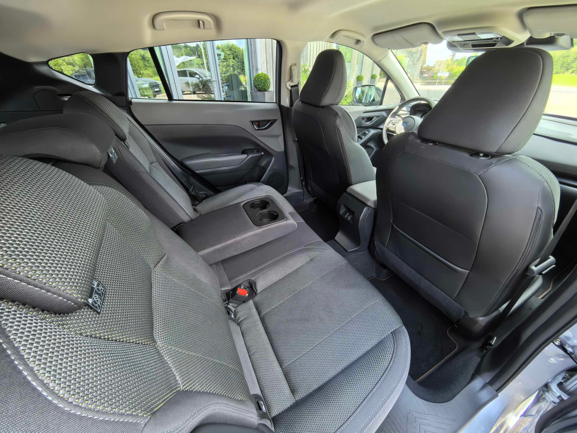 SUBARU Crosstrek 2.0 e-Boxer Passion AWD Lineartronic-image-10