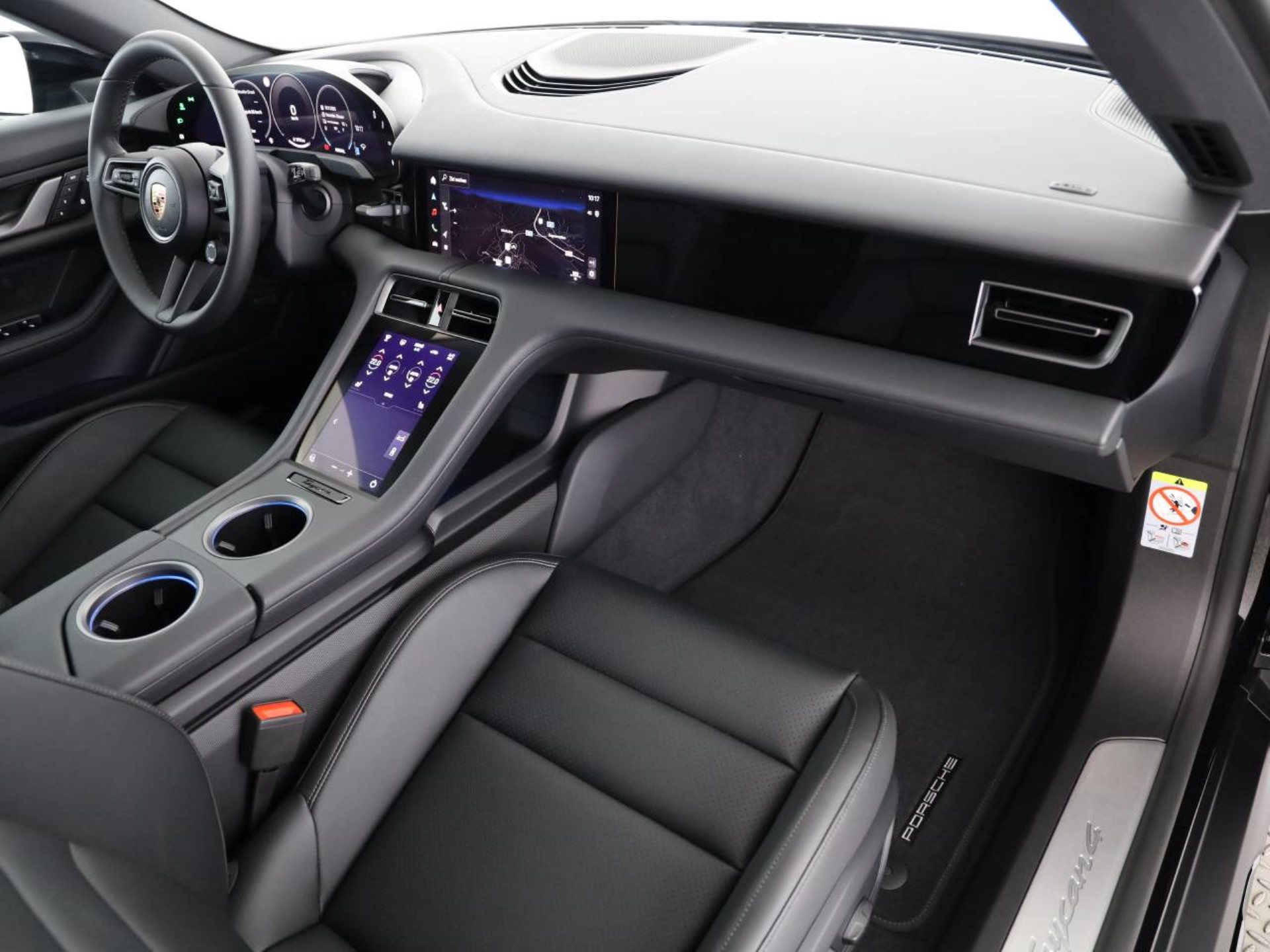 PORSCHE Taycan 4 Cross Turismo-image-10