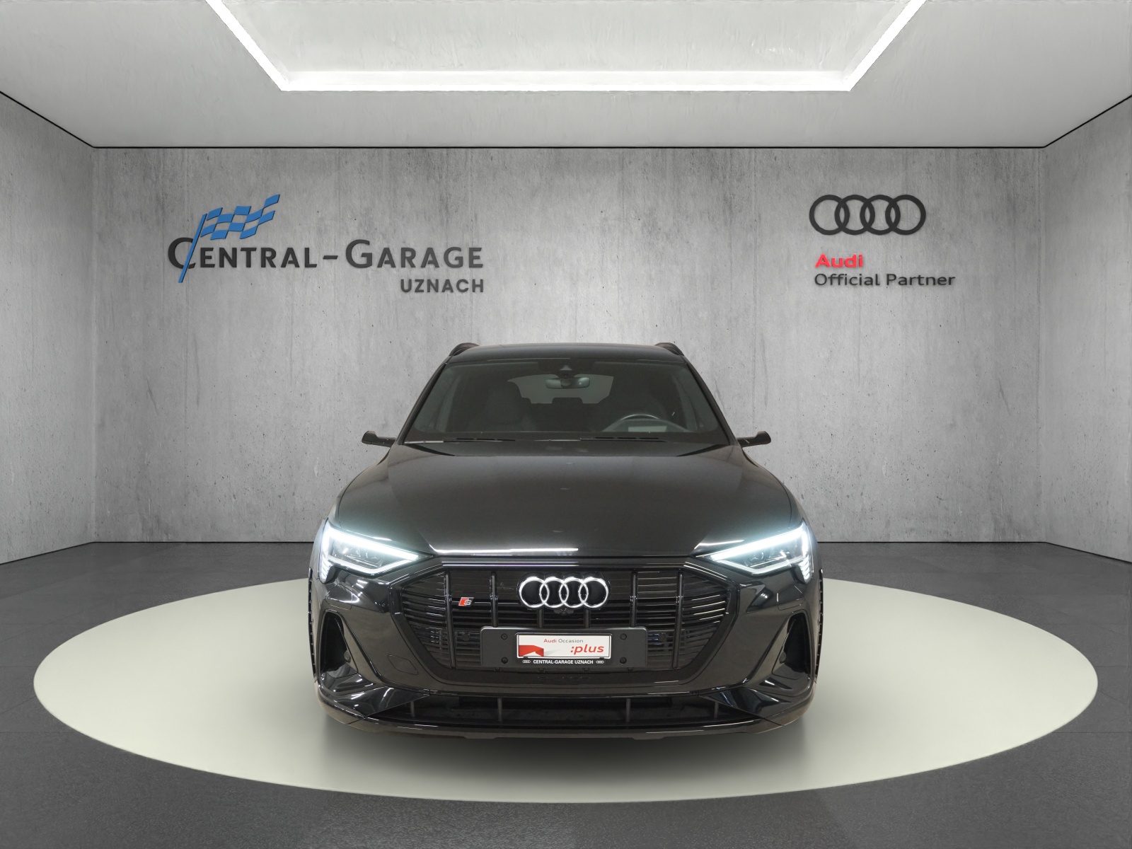 AUDI e-tron S quattro-image-1