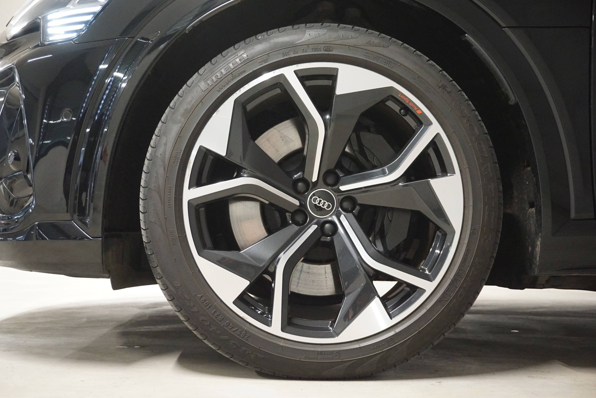 AUDI e-tron S quattro-image-13