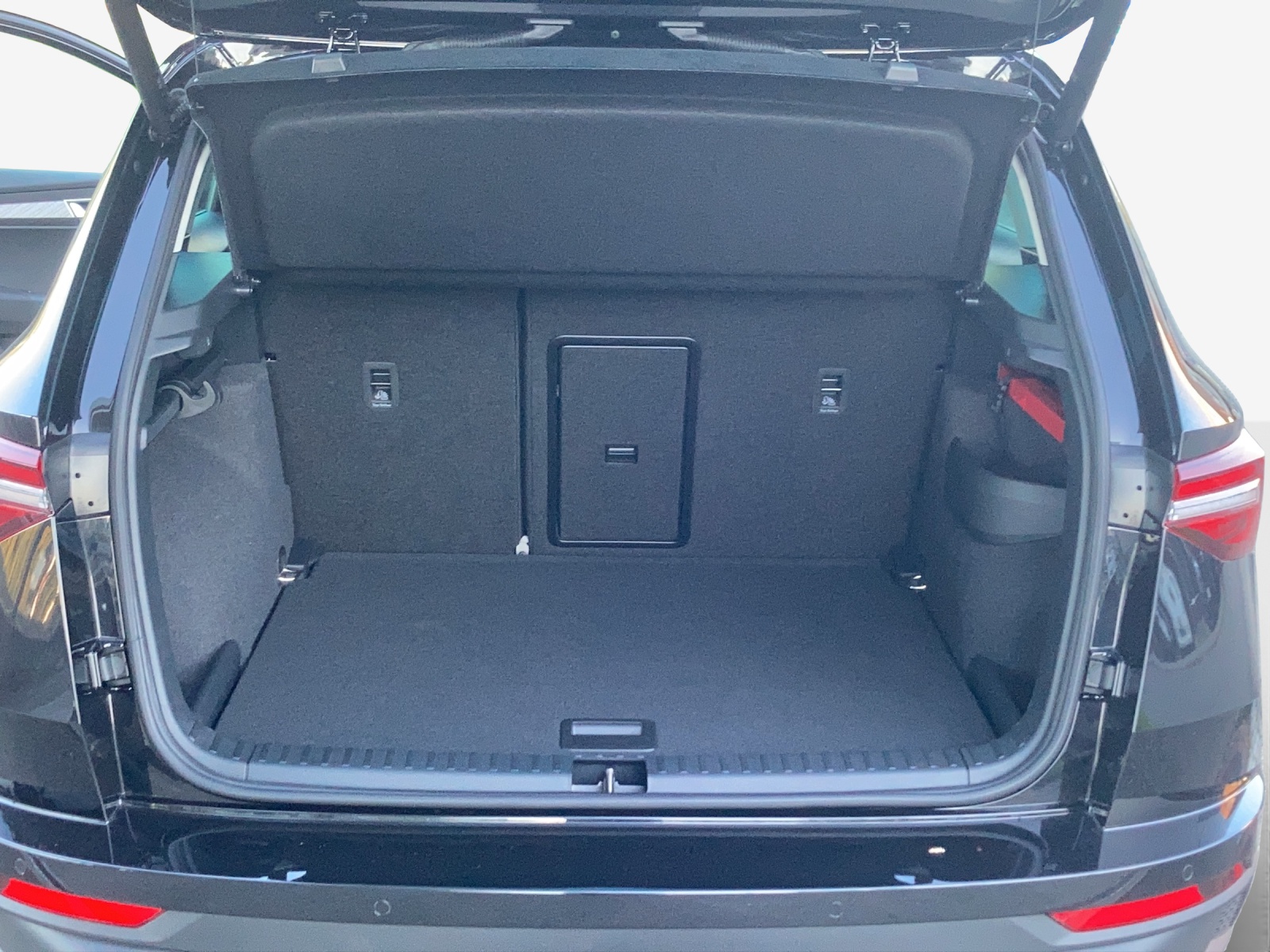 SKODA Karoq 1.5 TSI Dynamic DSG-image-12