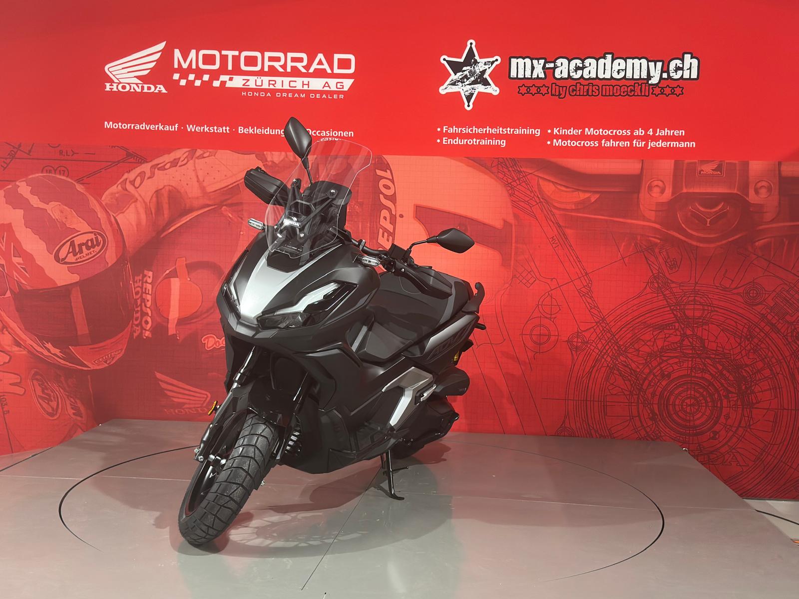 HONDA ADV 350 **Matte Coal Black Metallic**Neufahrzeug-image-6