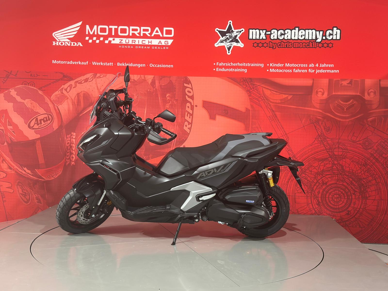 HONDA ADV 350 **Matte Coal Black Metallic**Neufahrzeug-image-8