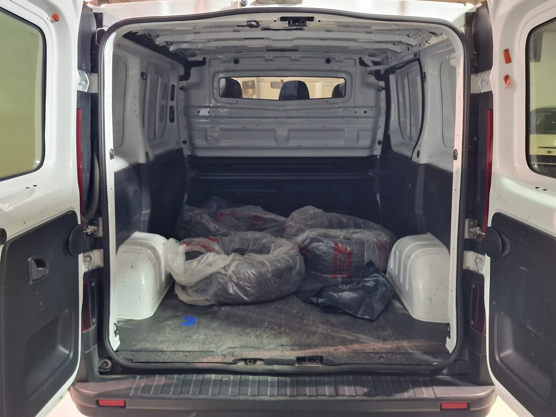 OPEL Vivaro 1.6 CDTI 2.7t L1H1-image-11