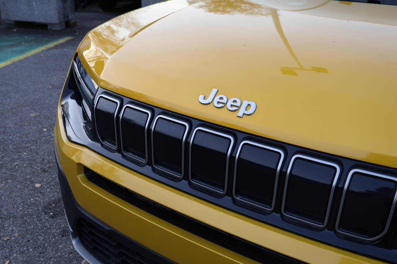JEEP Avenger Summit-image-8
