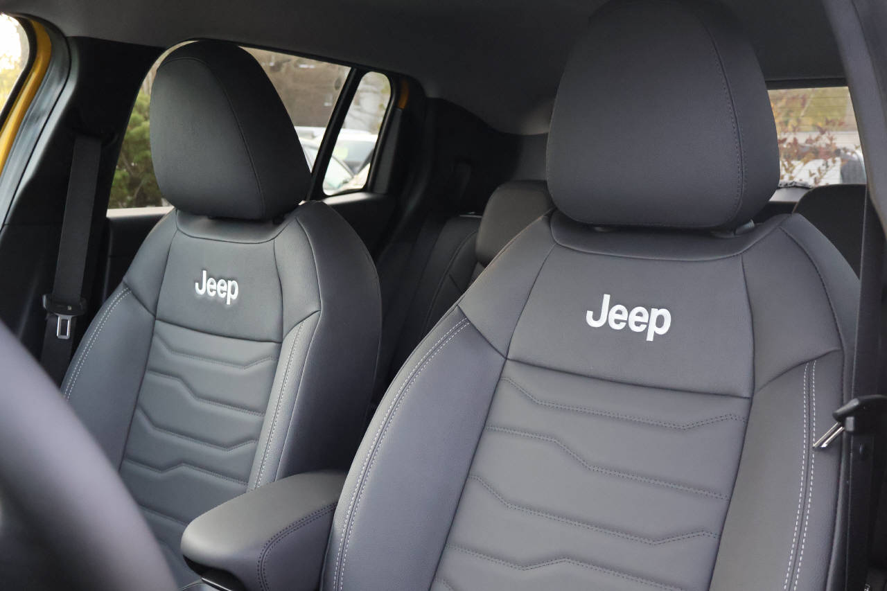 JEEP Avenger Summit-image-11