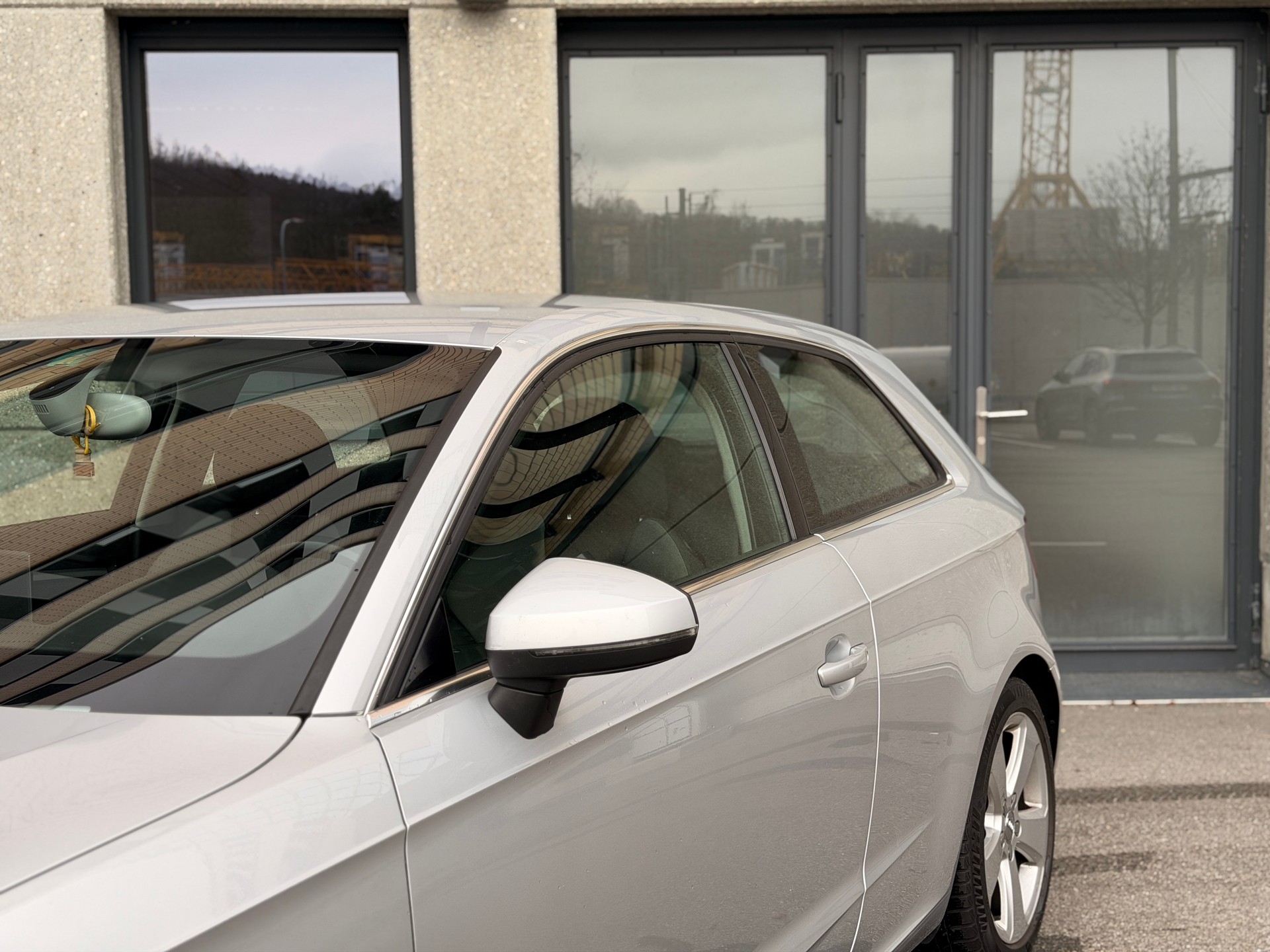 AUDI A3 2.0 TDI Ambition S-tronic-image-9