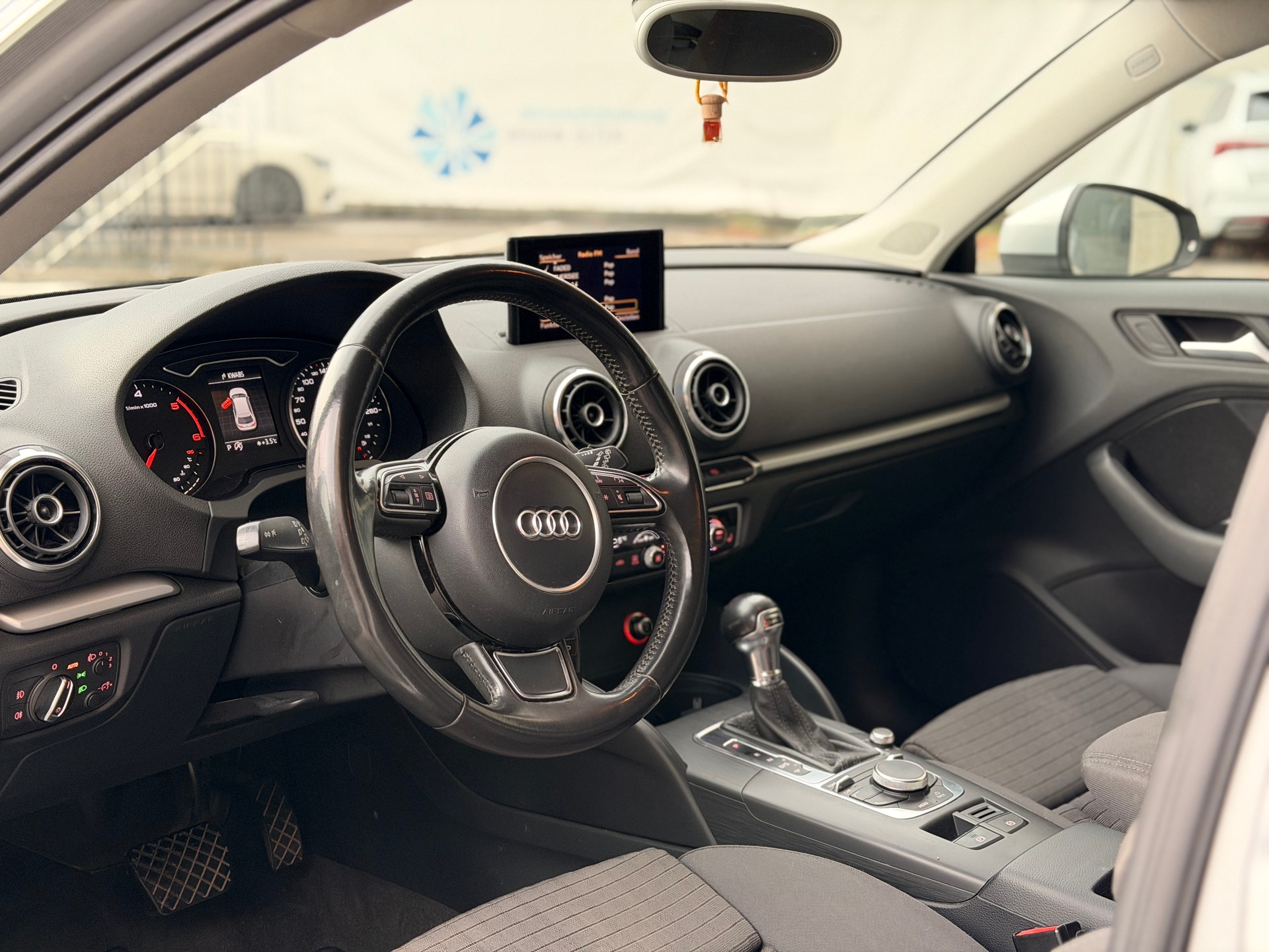 AUDI A3 2.0 TDI Ambition S-tronic-image-11