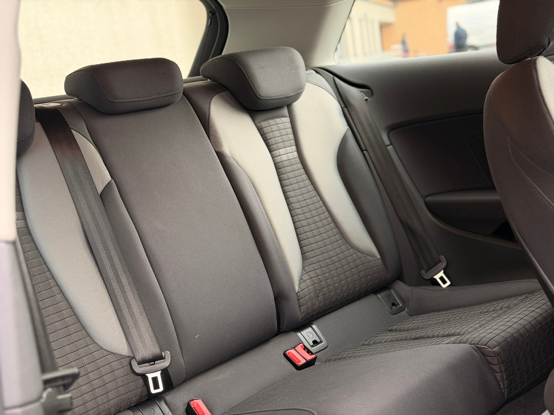 AUDI A3 2.0 TDI Ambition S-tronic-image-27