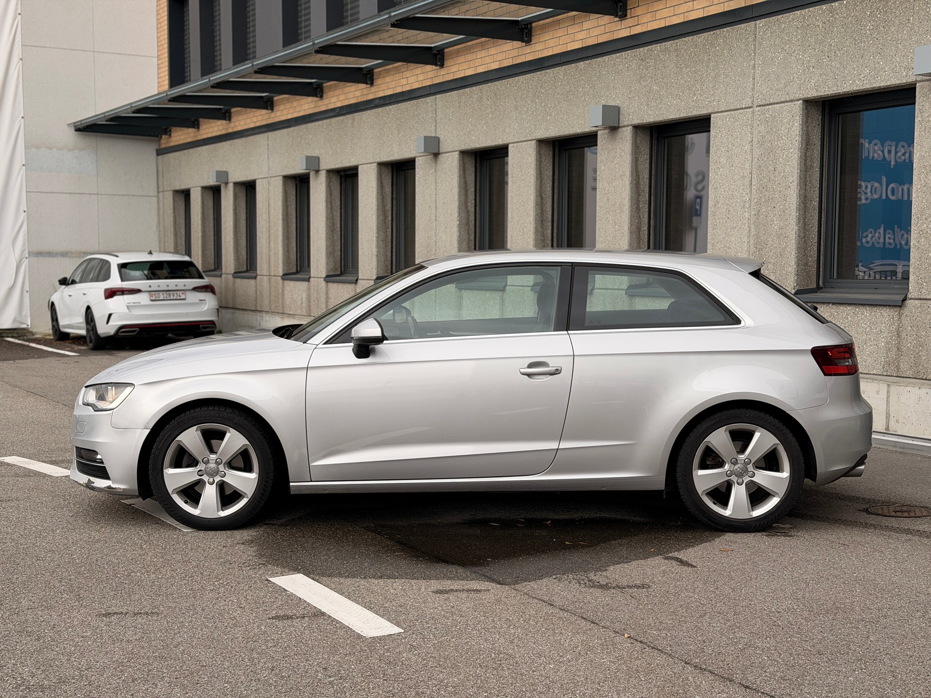 AUDI A3 2.0 TDI Ambition S-tronic-image-1