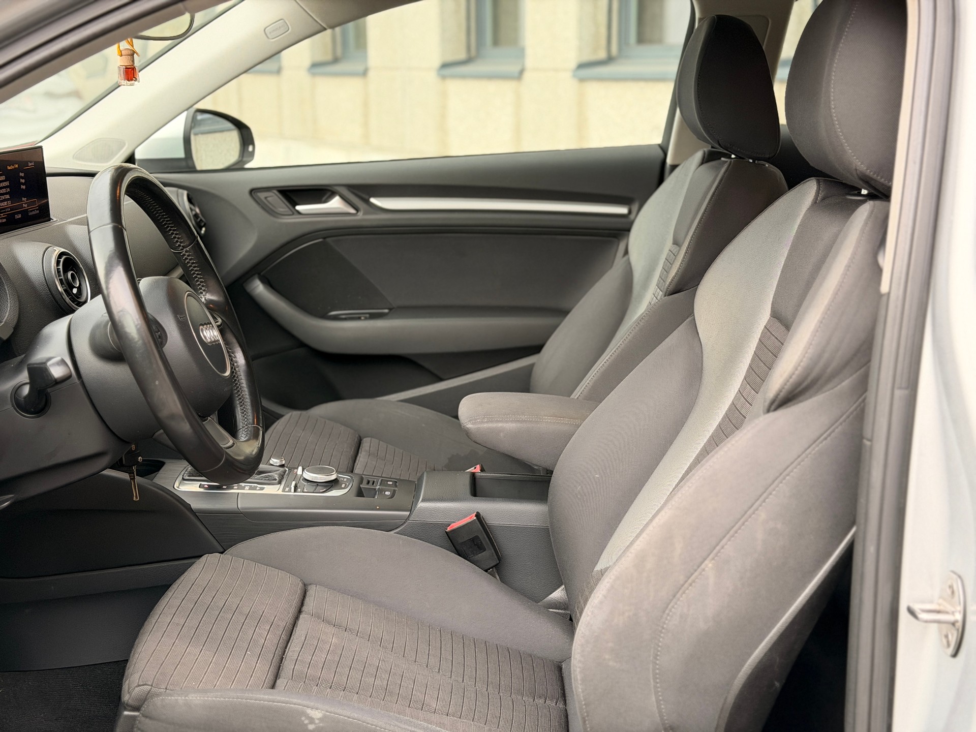 AUDI A3 2.0 TDI Ambition S-tronic-image-16