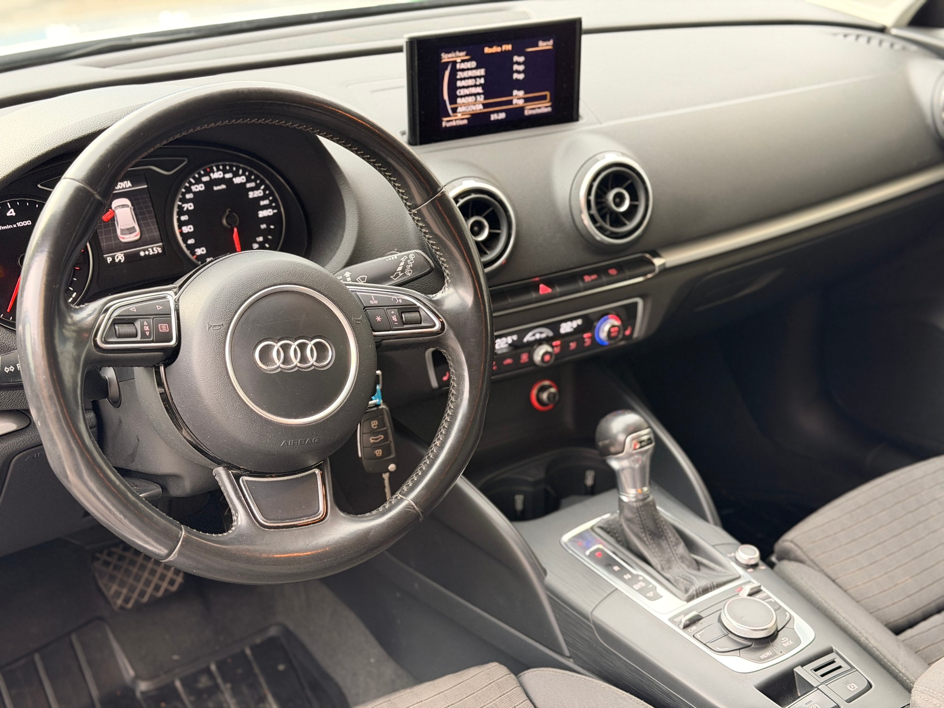 AUDI A3 2.0 TDI Ambition S-tronic-image-14