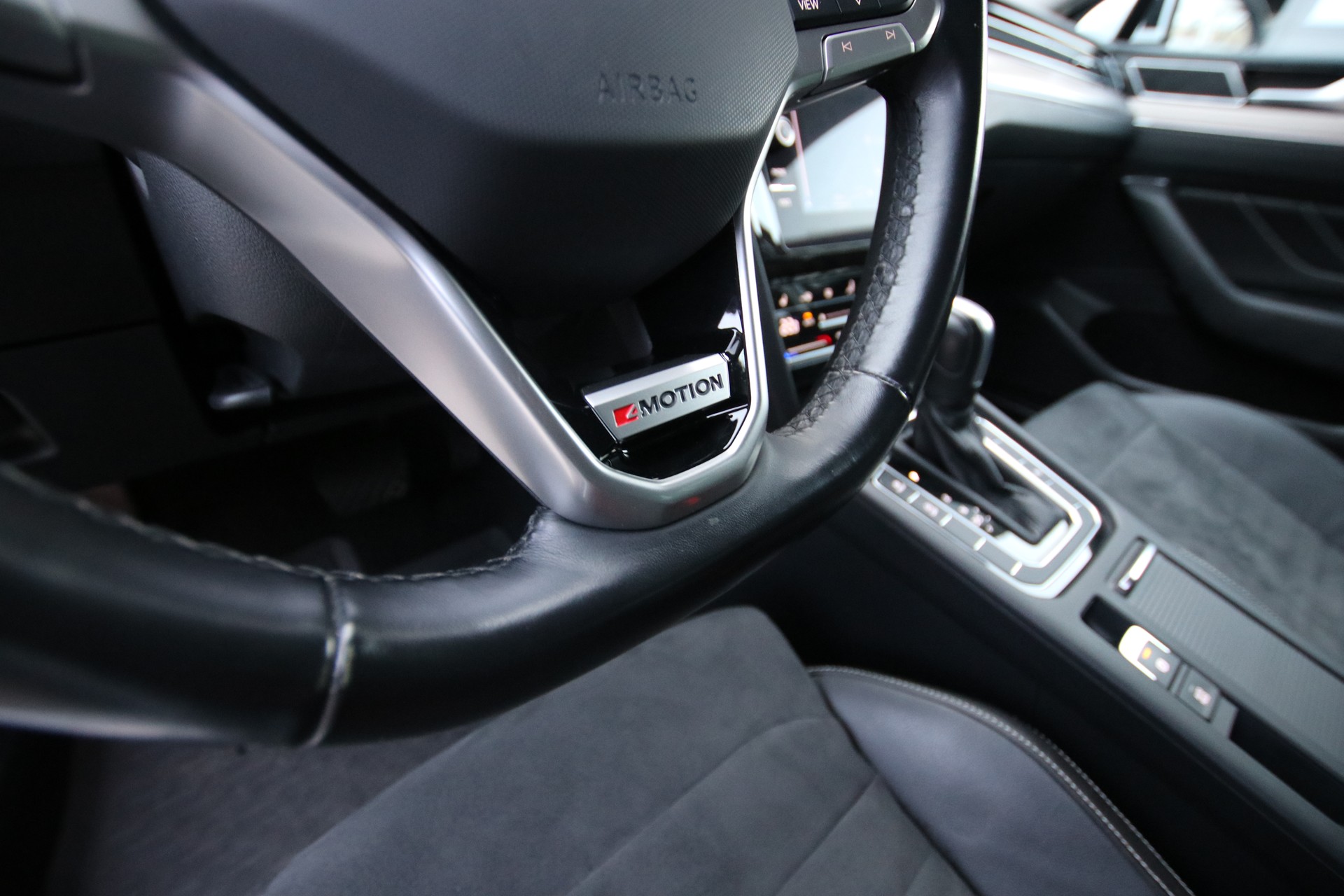 VW Passat 2.0 TDI BMT Elegance 4Motion DSG-image-28
