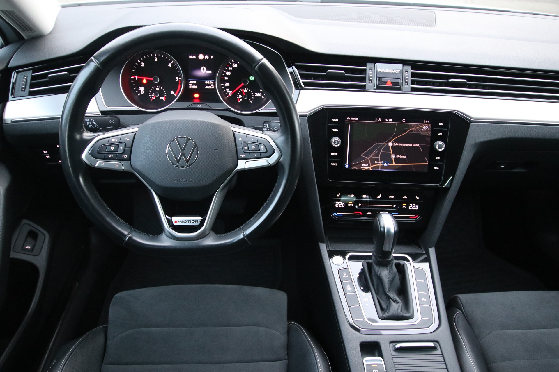 VW Passat 2.0 TDI BMT Elegance 4Motion DSG-image-10