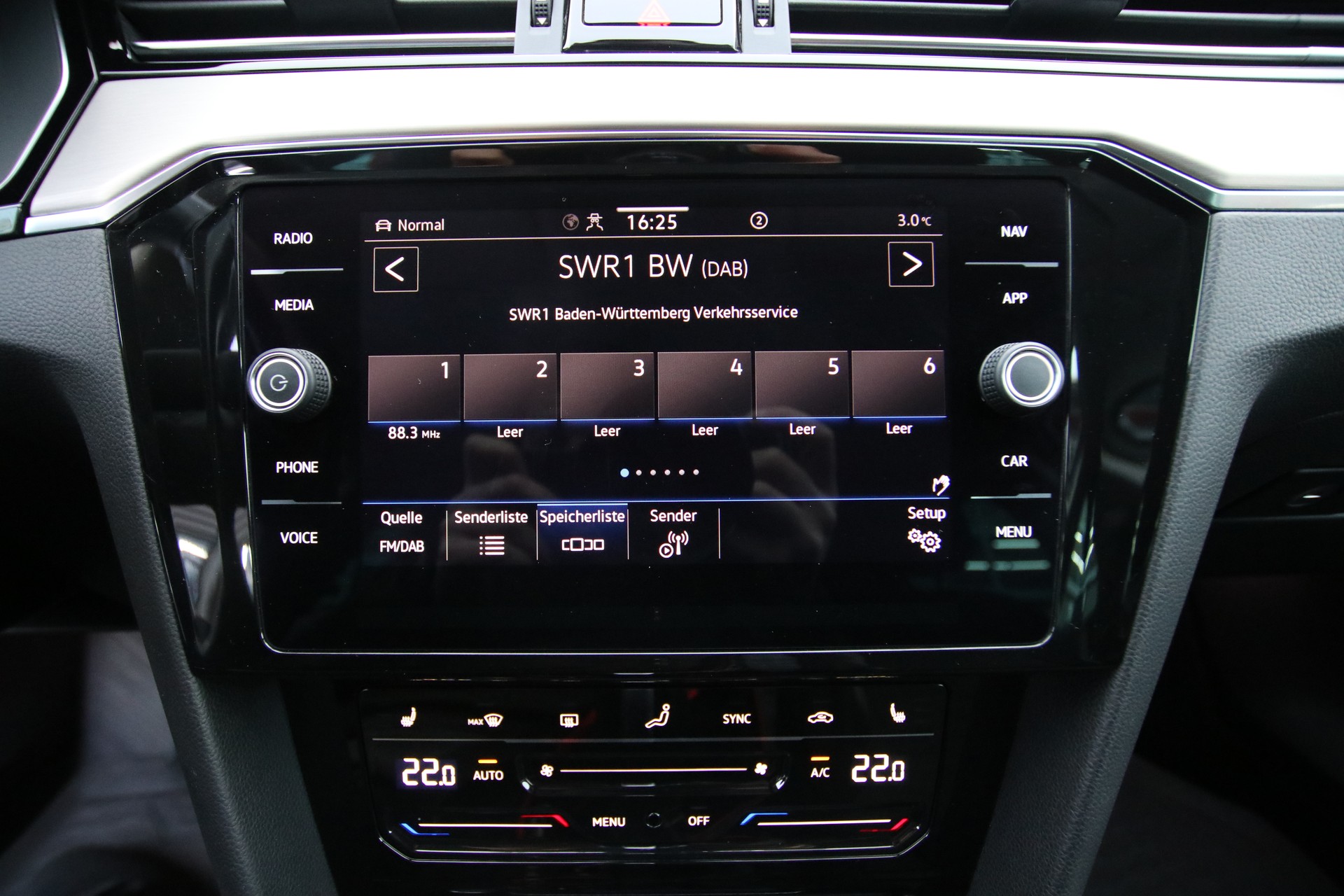 VW Passat 2.0 TDI BMT Elegance 4Motion DSG-image-19