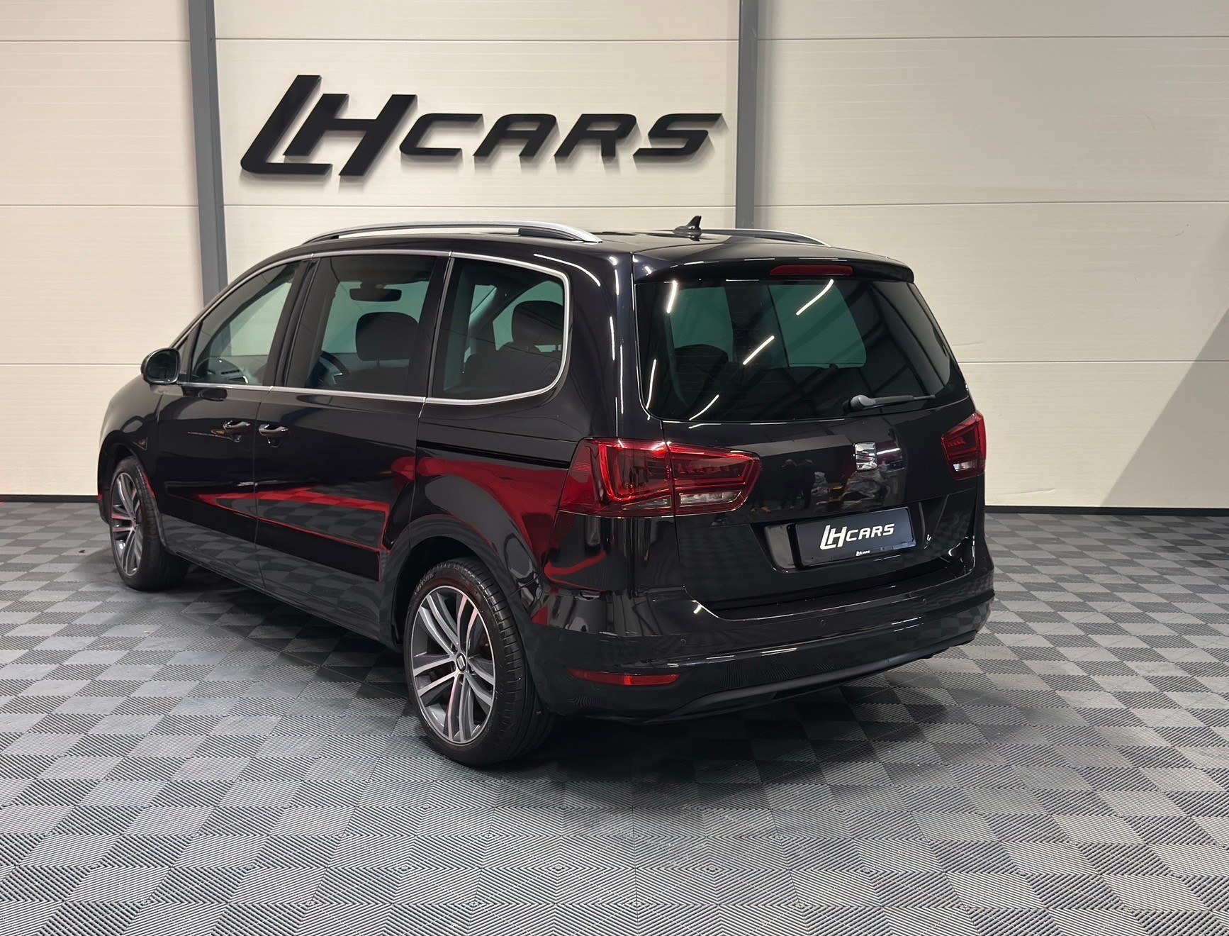 SEAT Alhambra 2.0 TDI 184 FR Li. 4x4 DSG S/S 7-Plätzer-image-2