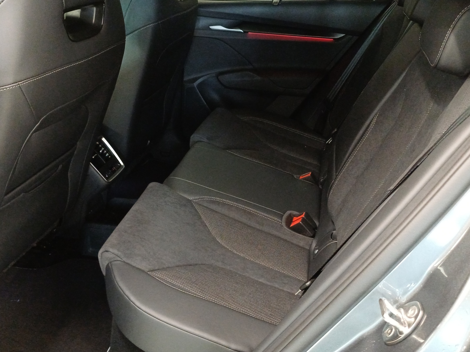 SKODA Enyaq 85x Sportline 4x4-image-11