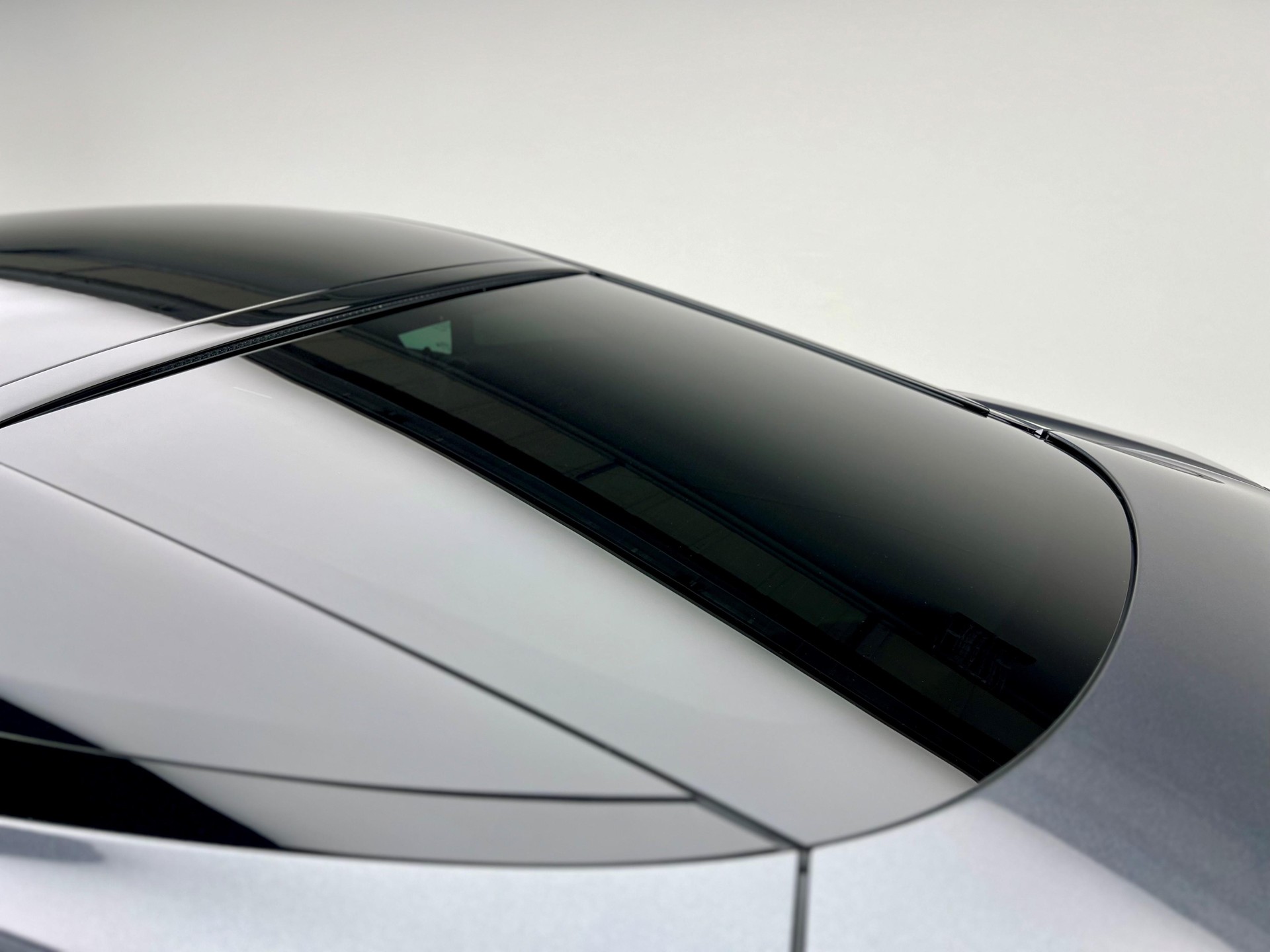 ASTON MARTIN DB12 Coupé 4.0 V8 Bi-Turbo-image-24