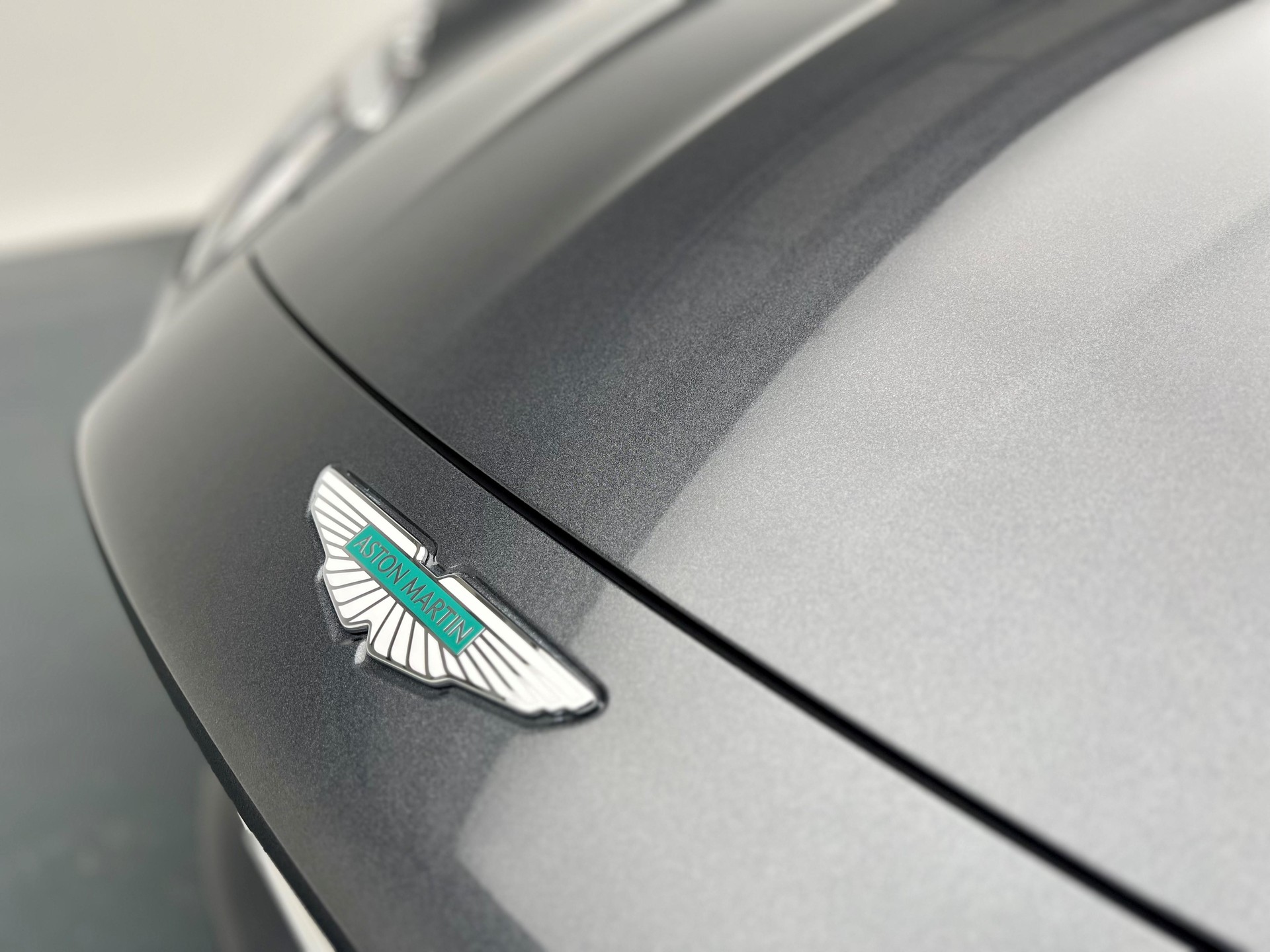 ASTON MARTIN DB12 Coupé 4.0 V8 Bi-Turbo-image-14