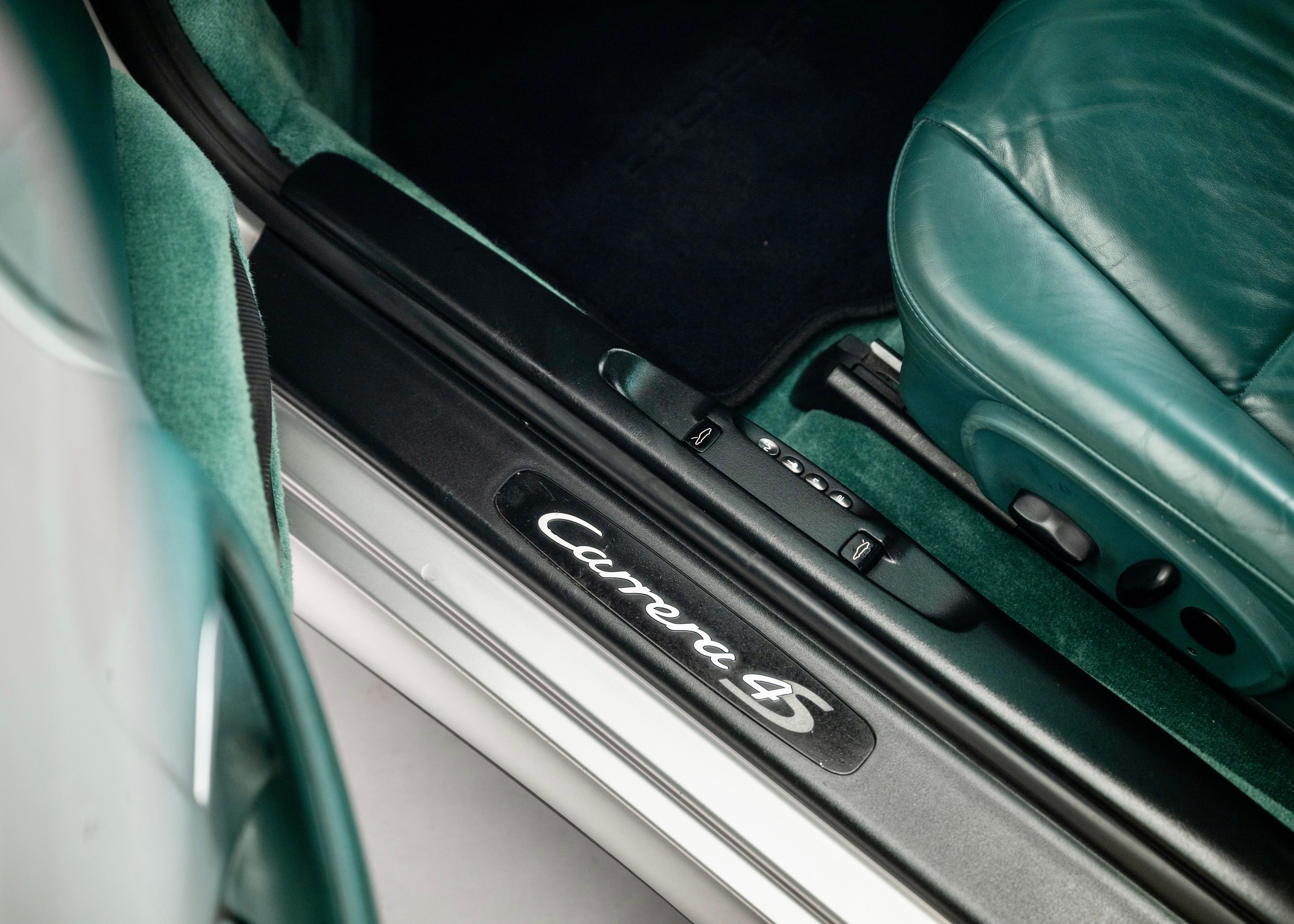 Image PORSCHE 911 911 Carrera 4S (Swiss model, fantastic condition, Nephrite leather, Porsche Exclusive options, clutch and IMS replaced)